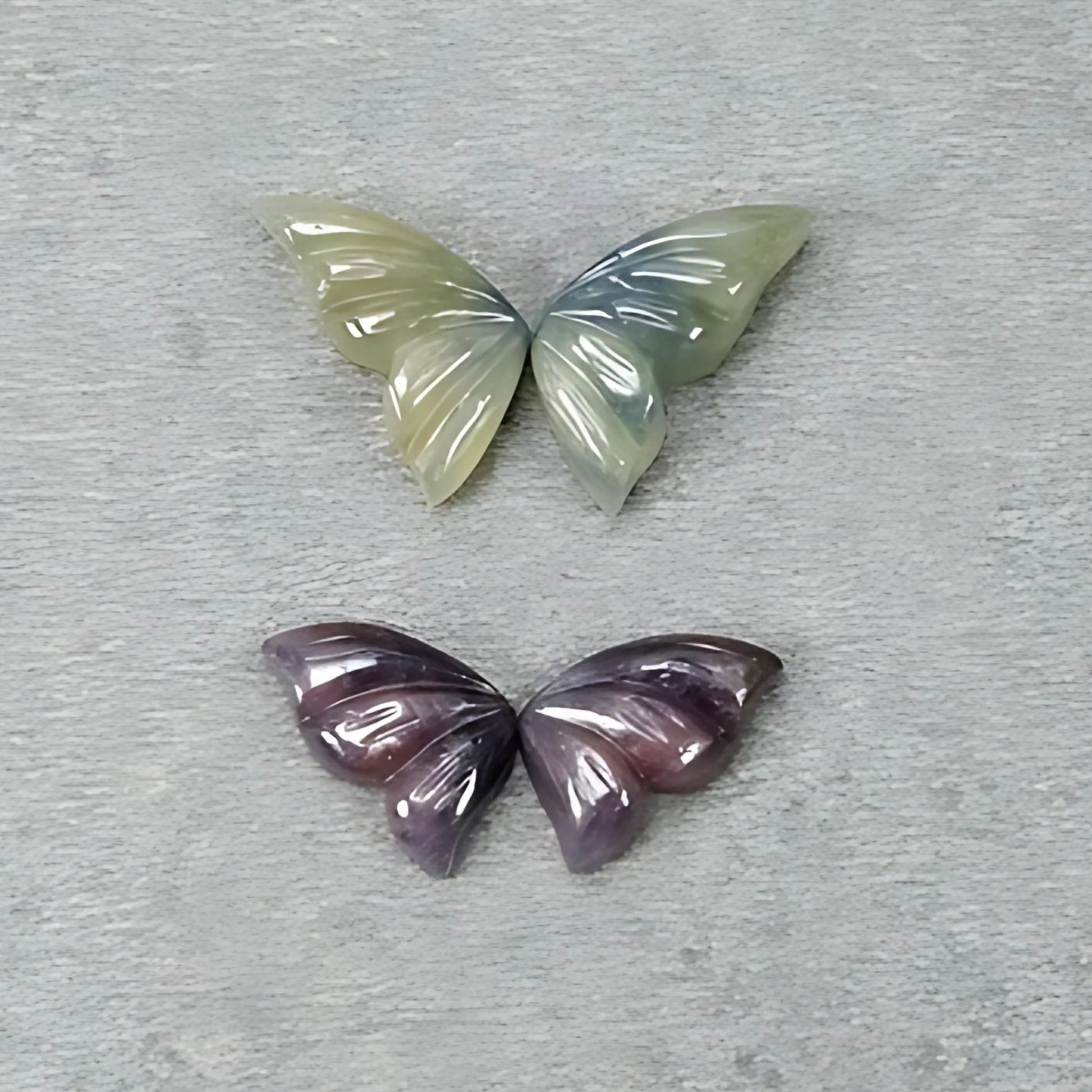 intaglio a forma di farfalla in zaffiro