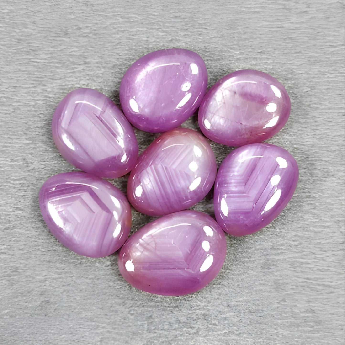 Sternsaphir in Eiform