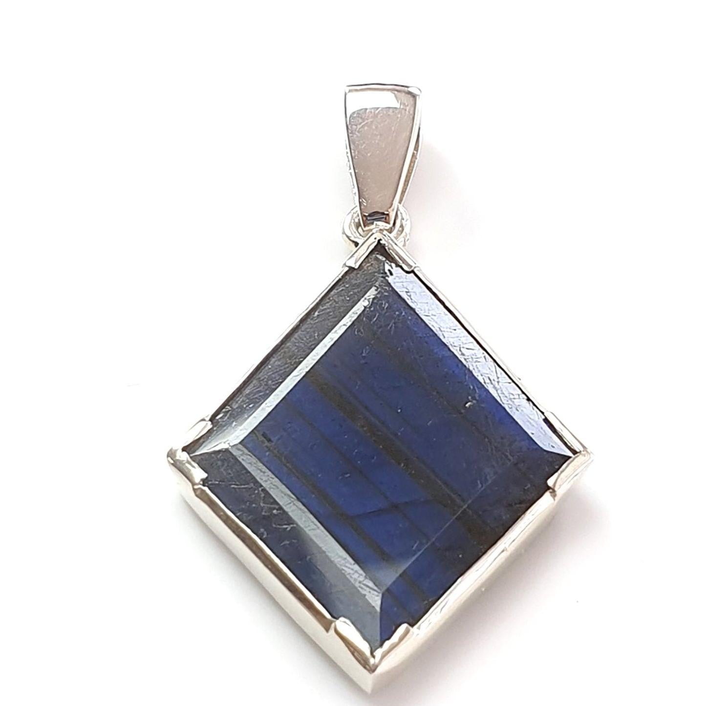 Blue Labradorite Silver Faceted Pendant 6.11gms