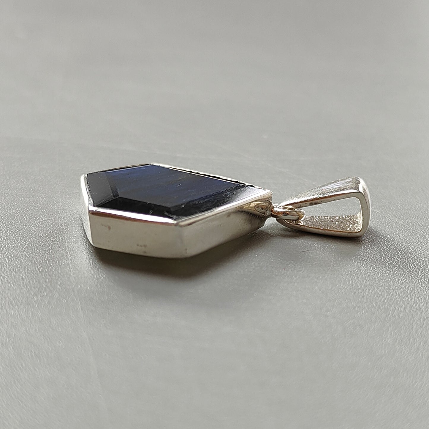 Blue Labradorite Faceted Silver Pendant: 5.19gms Natural Untreated Labradorite Fancy Shape 925 Sterling Silver Bezel Set Pendant 1.30"