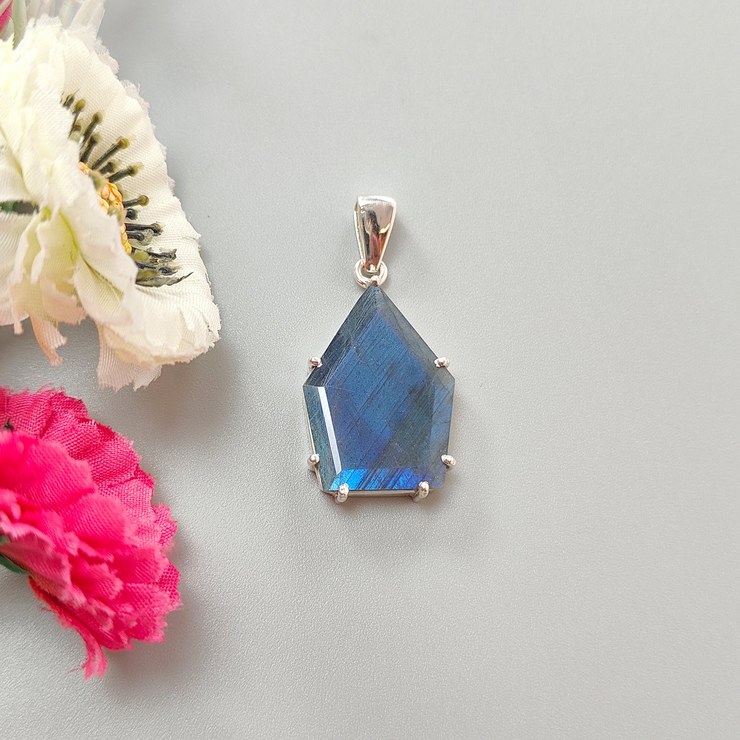 Blue Labradorite Faceted Silver Pendant: 7.2gms Natural Untreated Labradorite Fancy Shape 925 Sterling Silver Bezel Set Pendant 1.50"