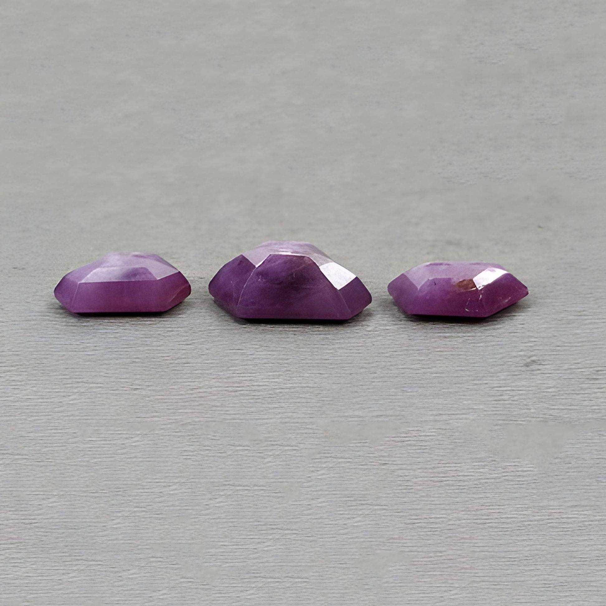 天然未処理の宝石サファイア