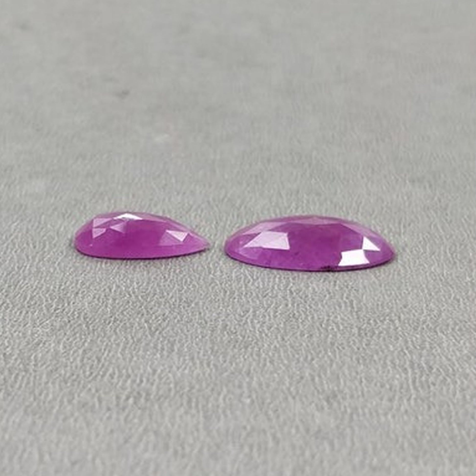 natürlicher, unbehandelter Edelstein Rubin