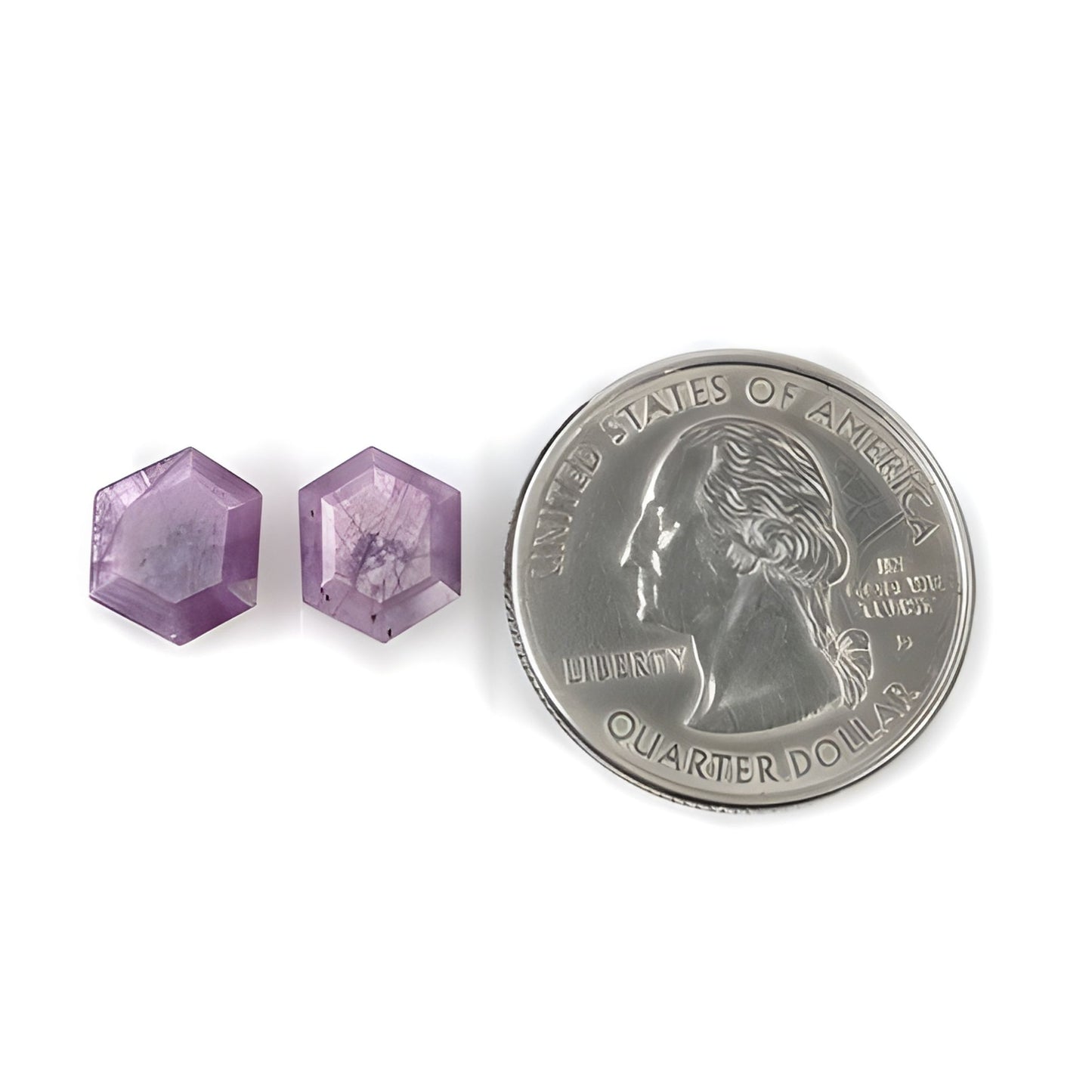 サファイアのファセットカットの宝石