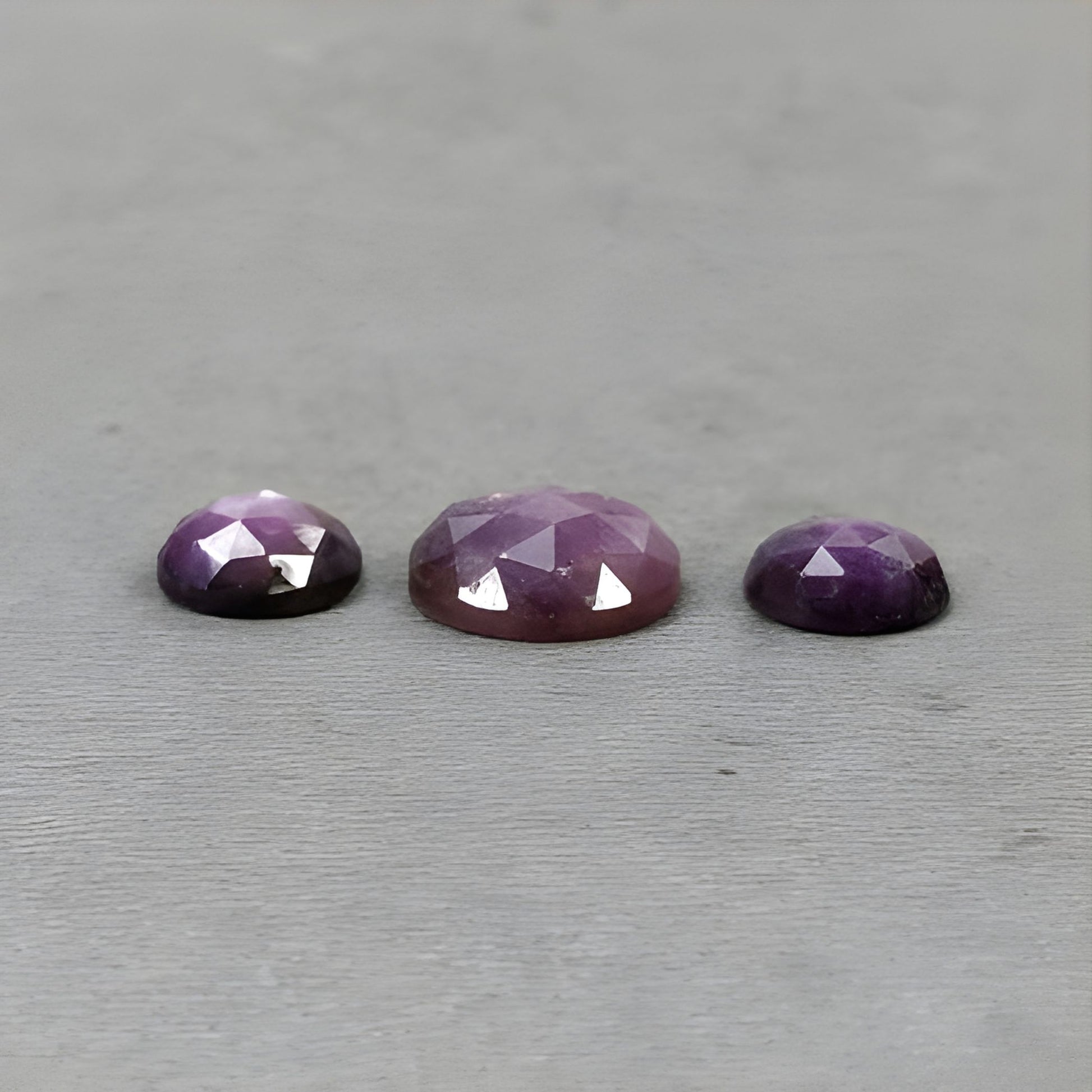 natürlicher, unbehandelter Saphir-Edelstein