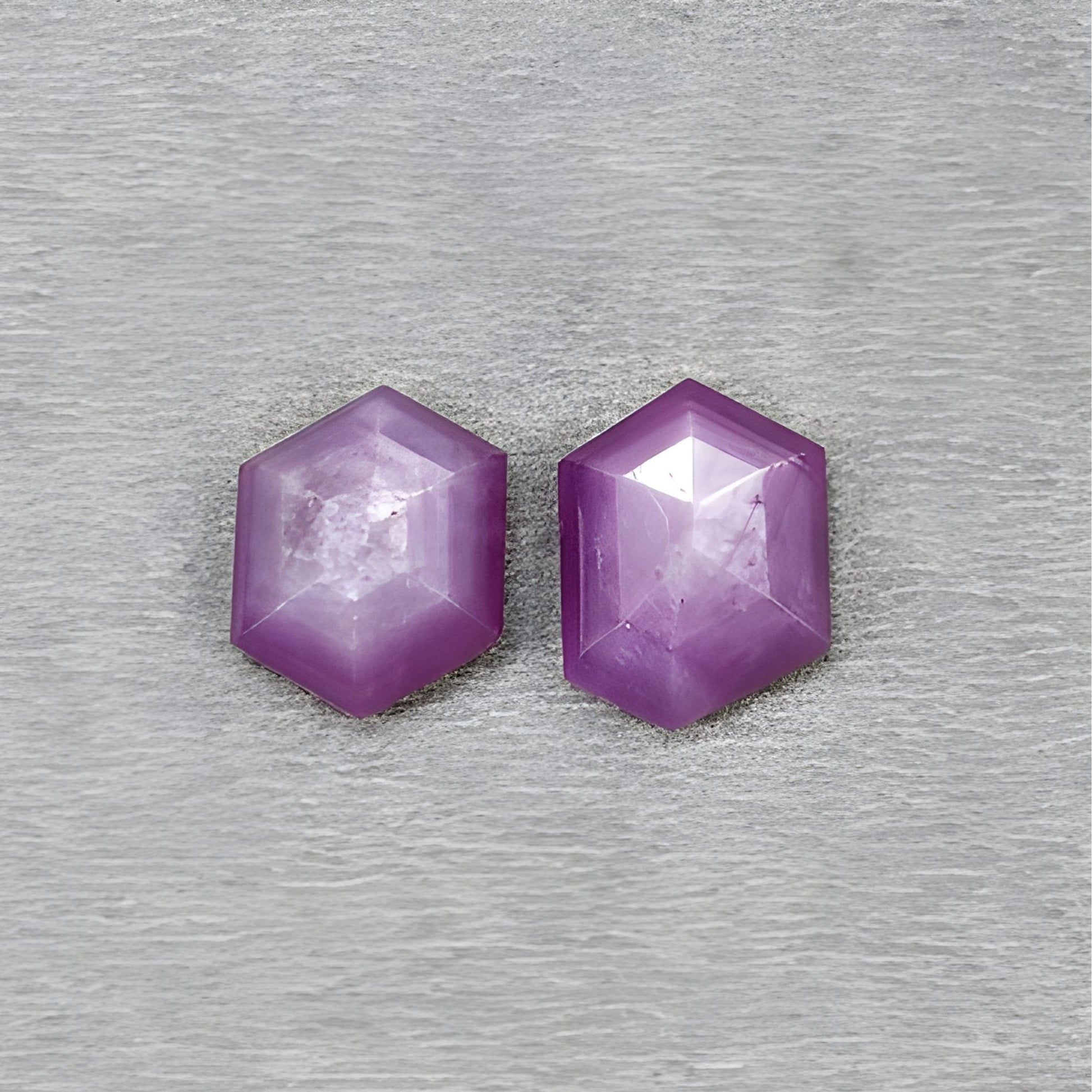 天然未经处理的宝石蓝宝石