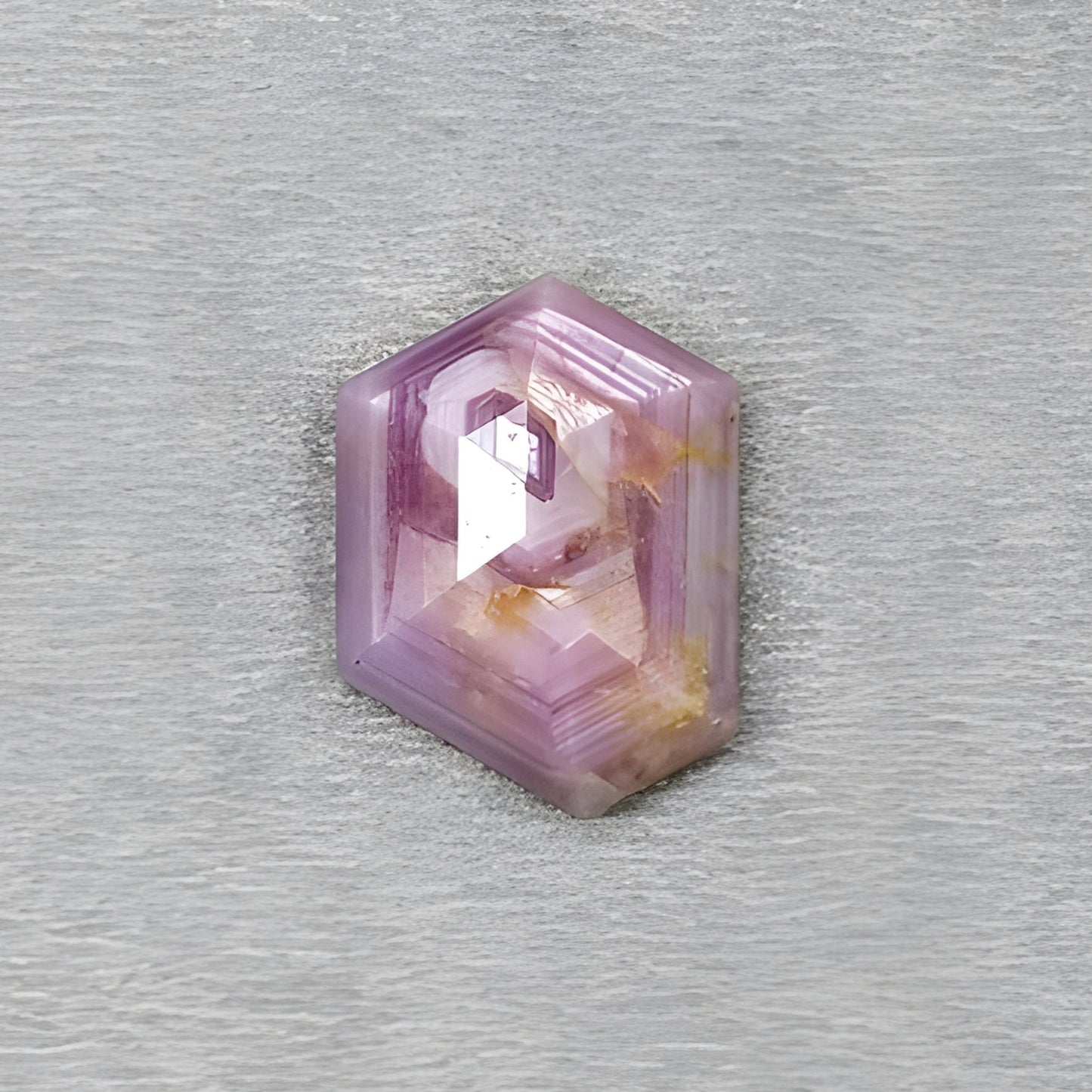 حجر الياقوت الطبيعي غير المعالج