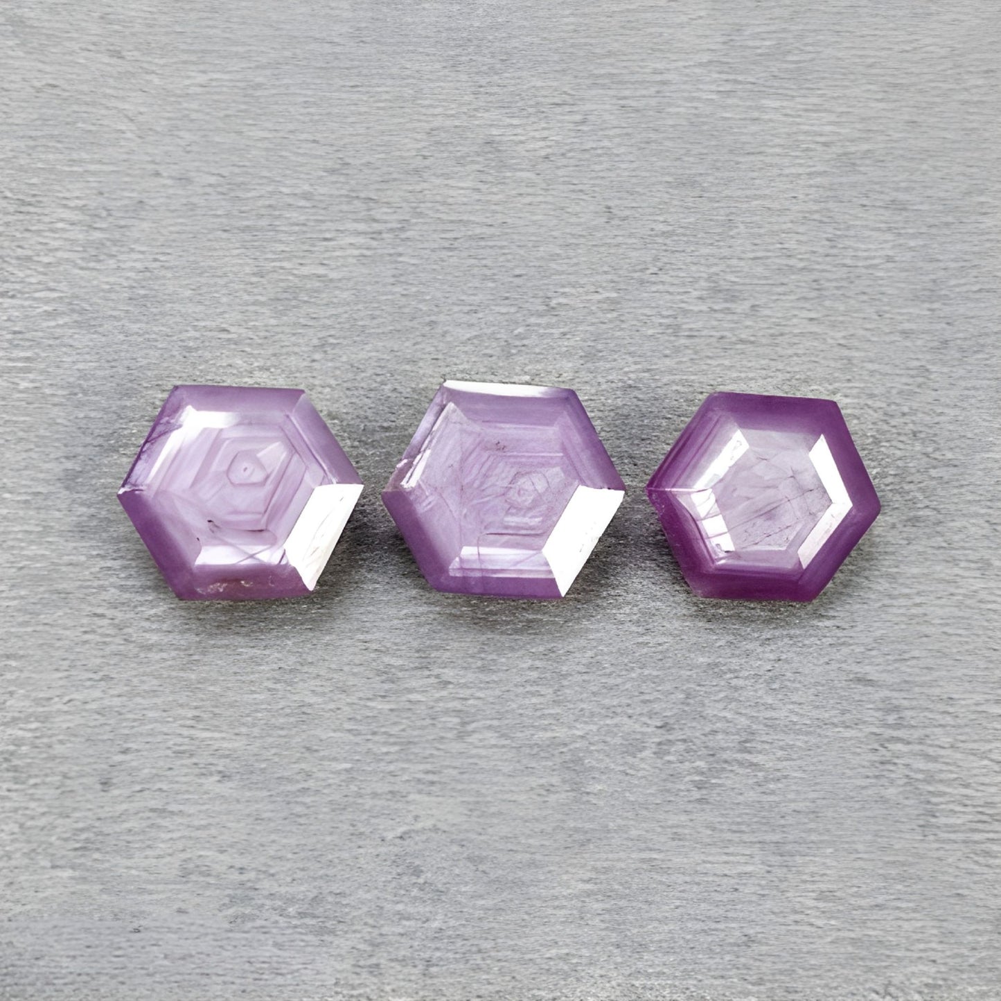 天然未经处理的宝石蓝宝石