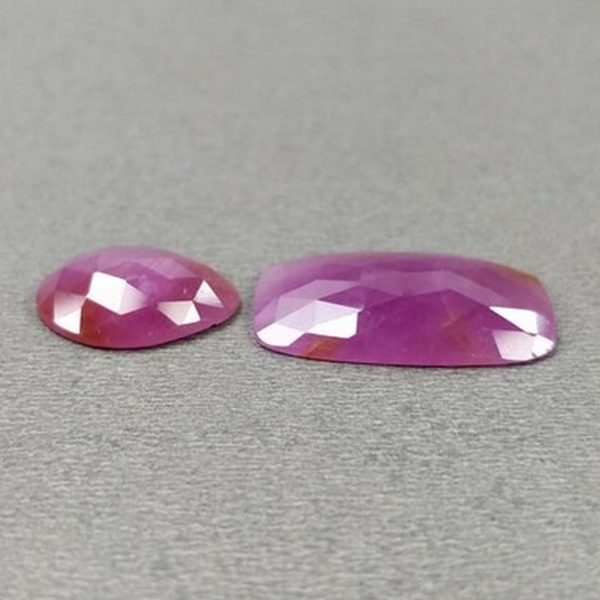 天然未经处理的宝石蓝宝石