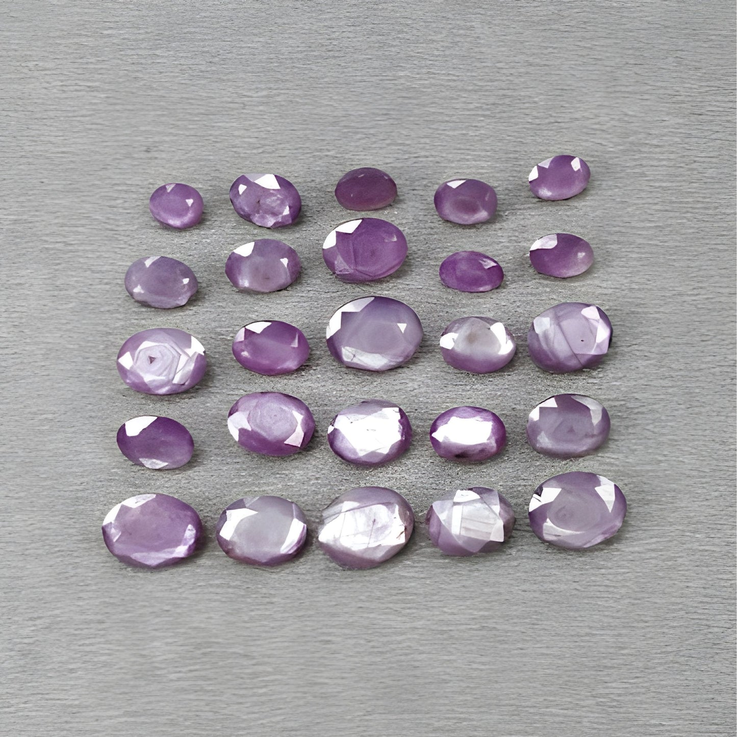 天然未经处理的宝石蓝宝石