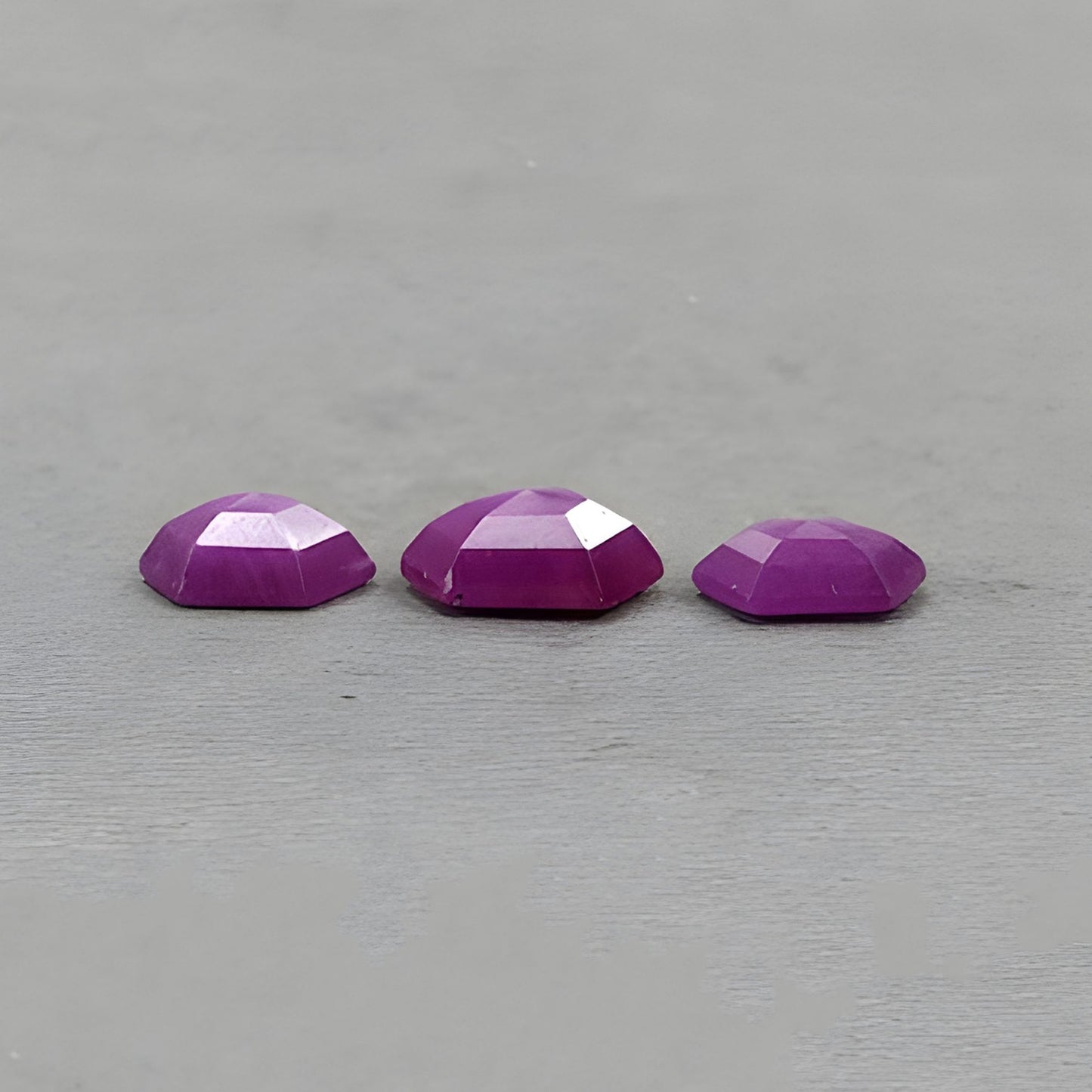 天然未经处理的宝石红宝石