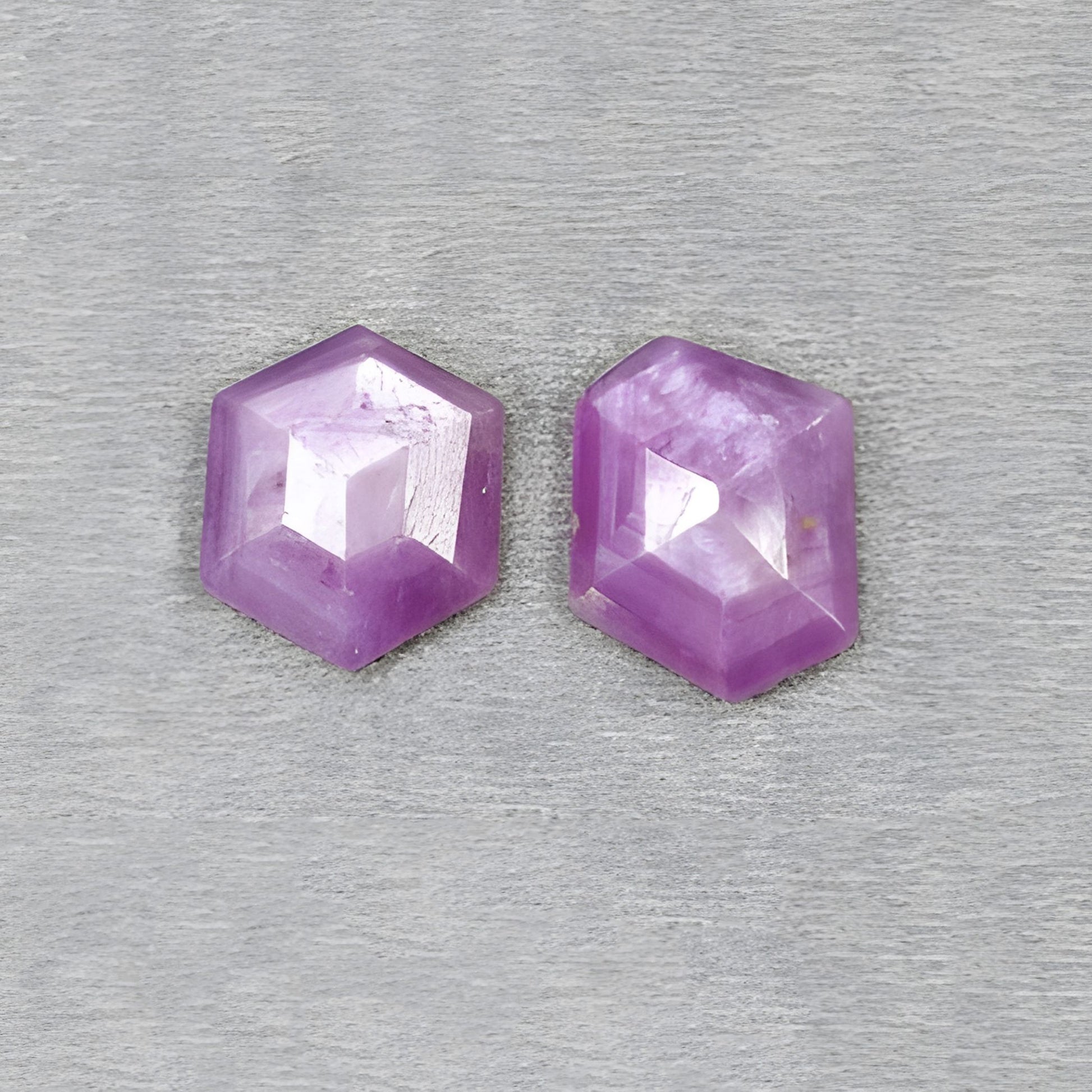 サファイアのファセットカットの宝石