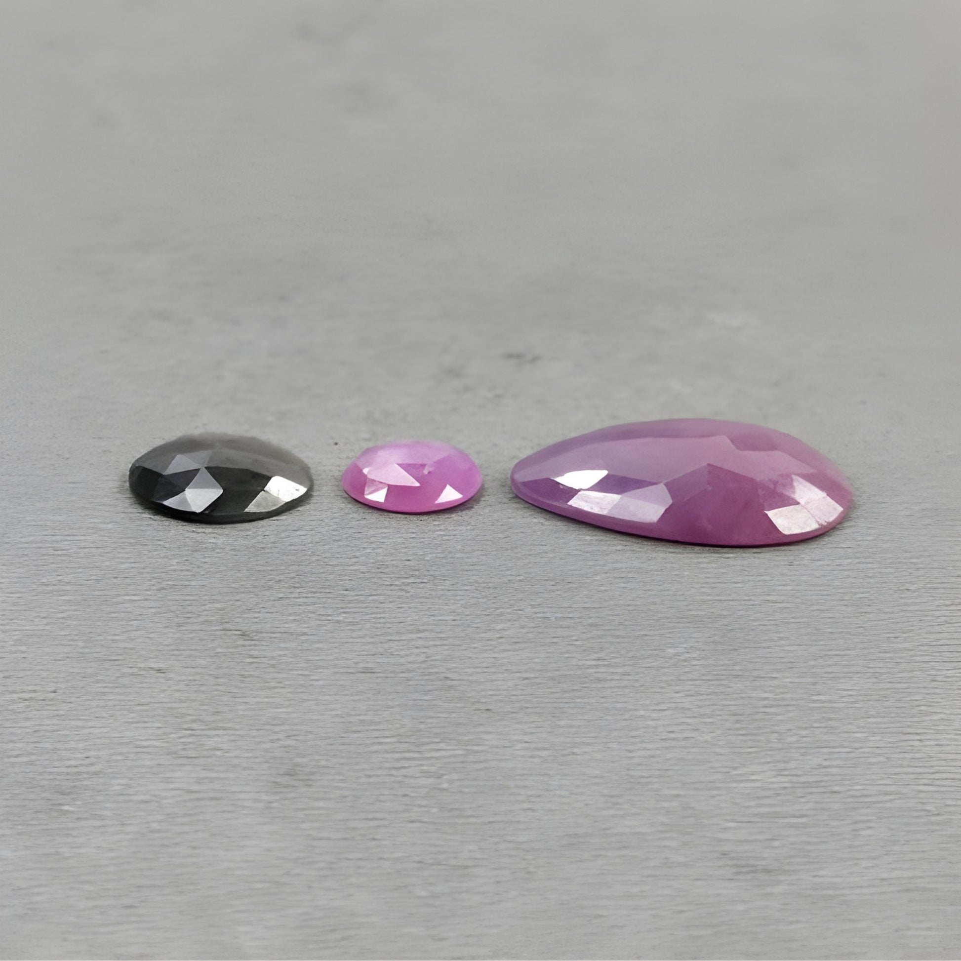 天然未処理の宝石サファイア