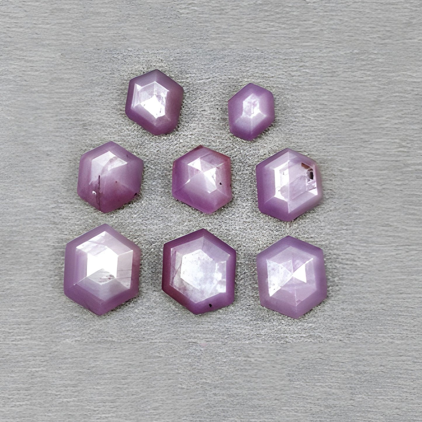 天然の未処理の宝石