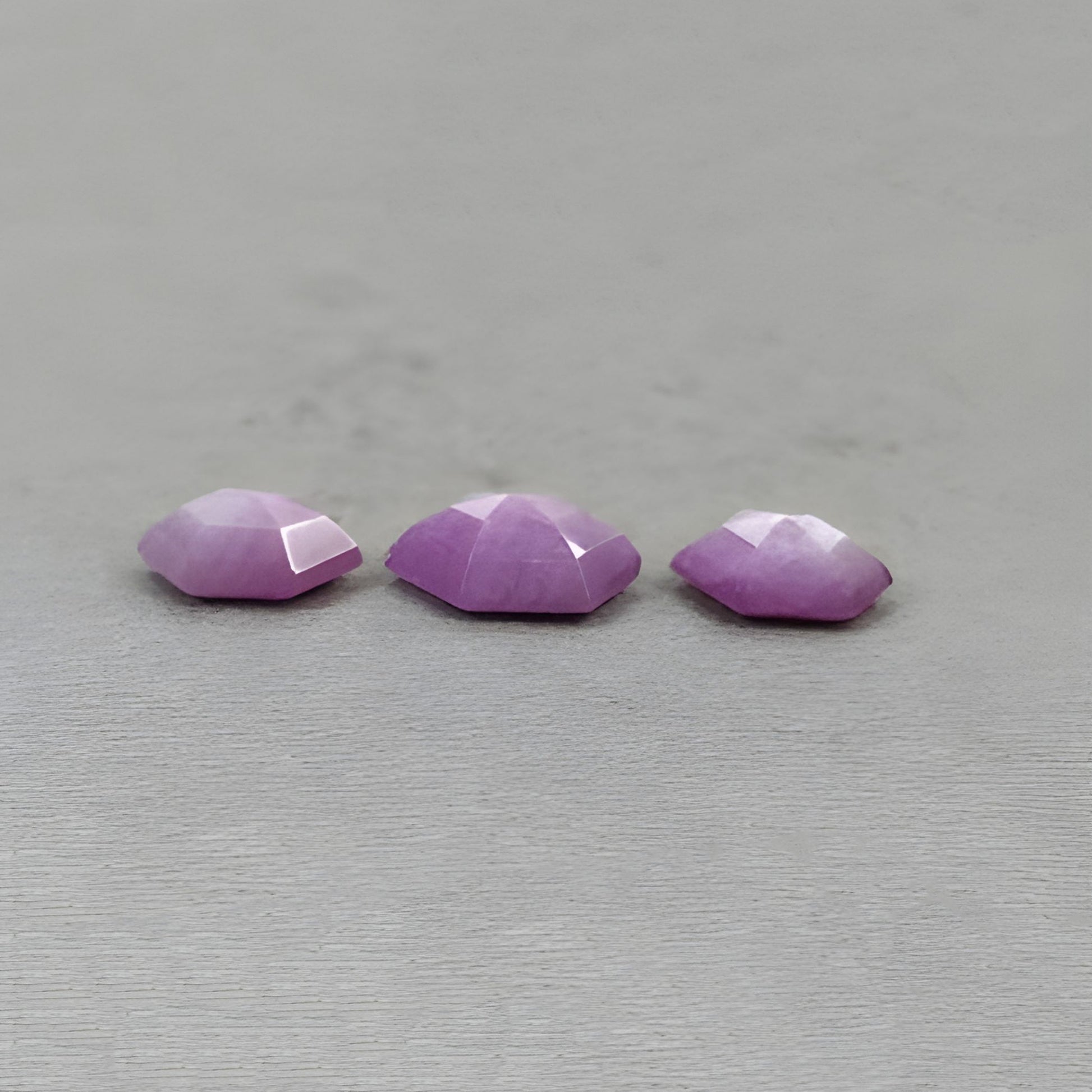 حجر الياقوت الطبيعي غير المعالج