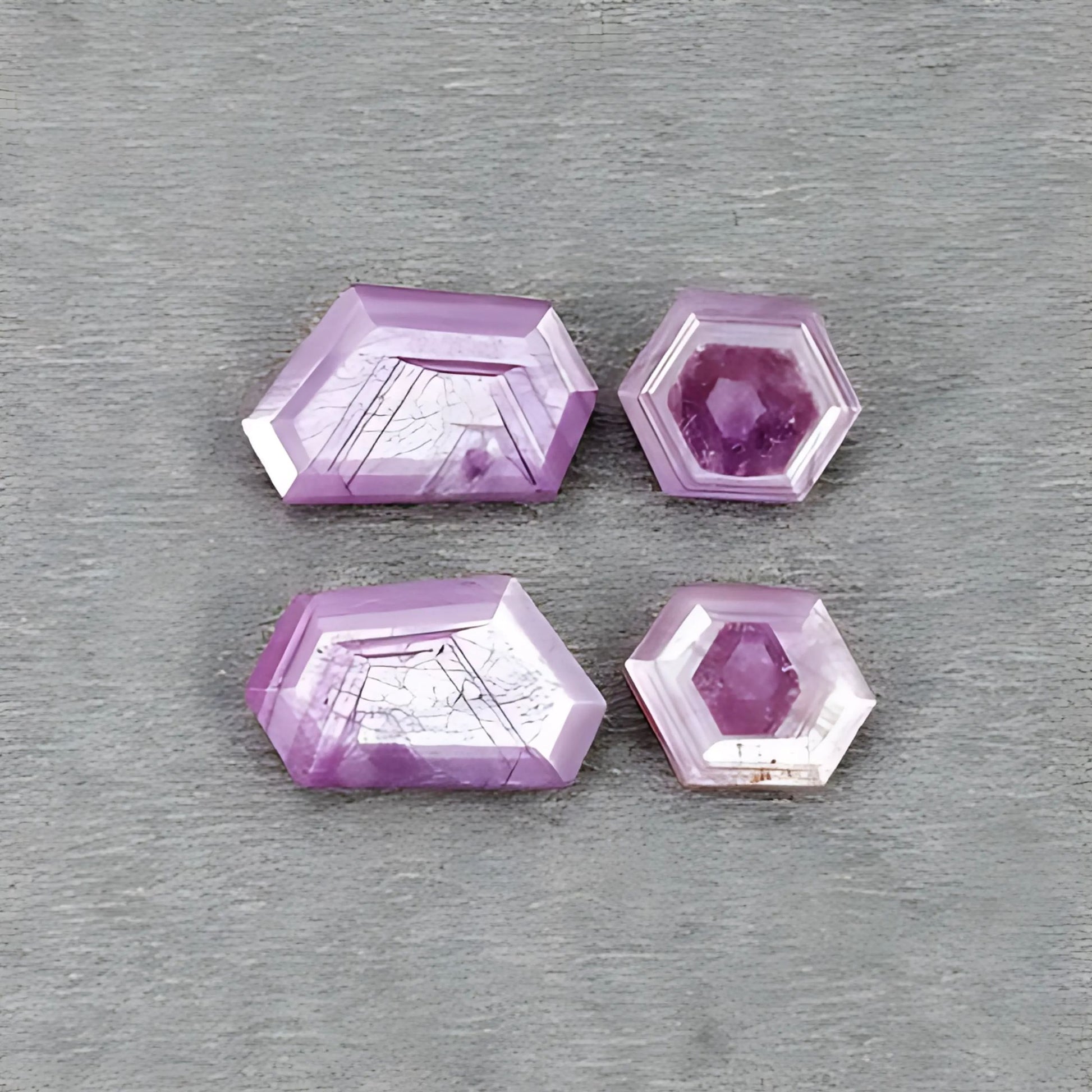 天然の未処理の宝石