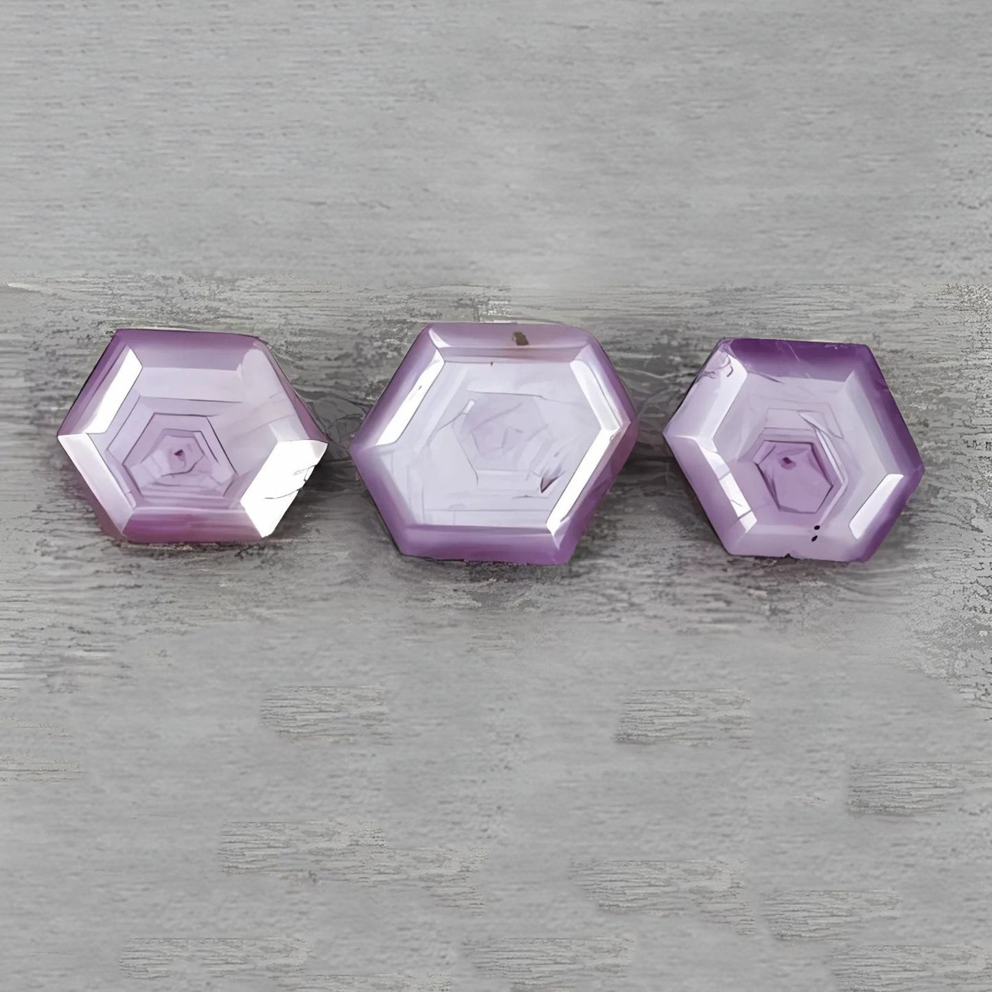 ラズベリーサファイア 六角形ファセットカット