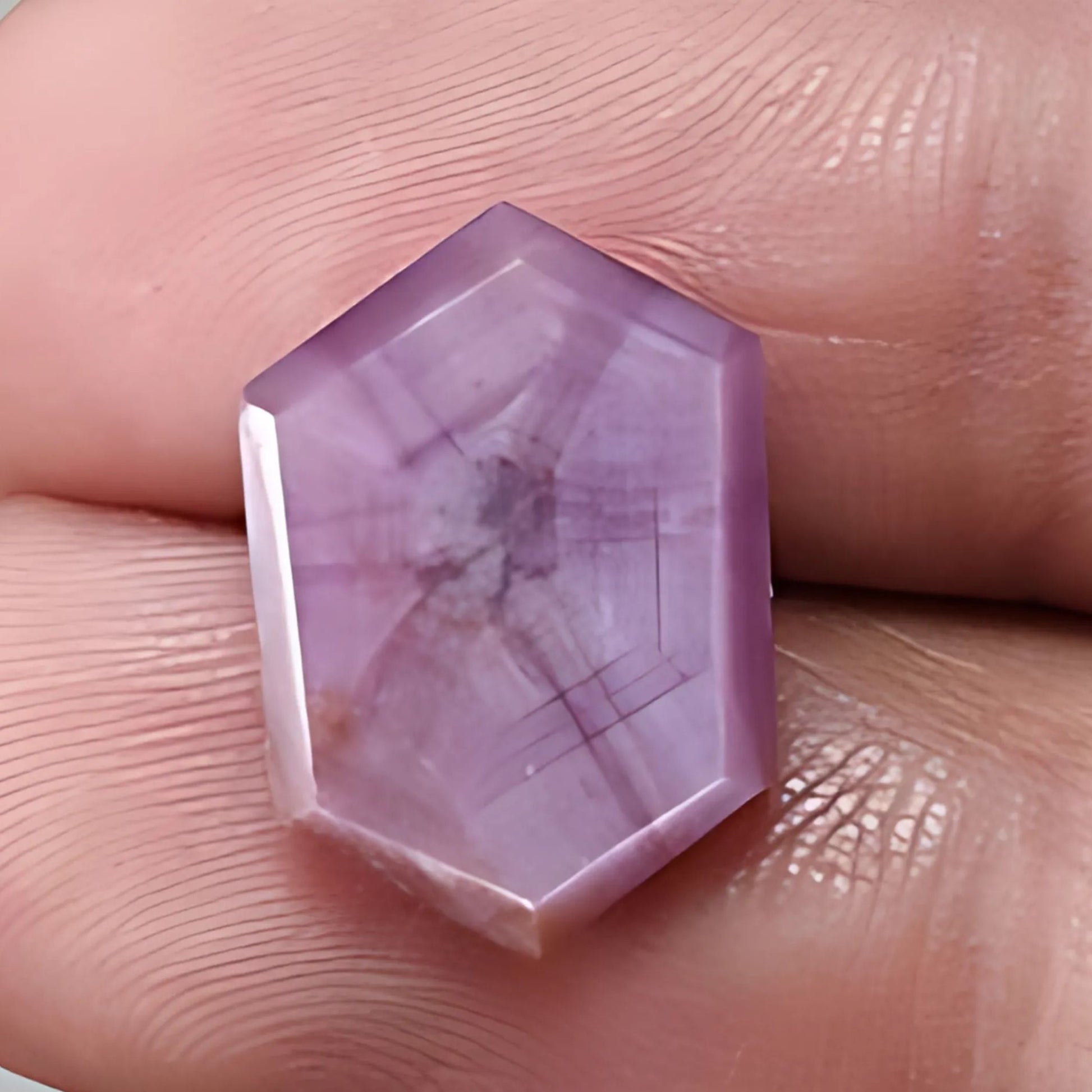 サファイア トラピッチェ 六角形 ファセットカット