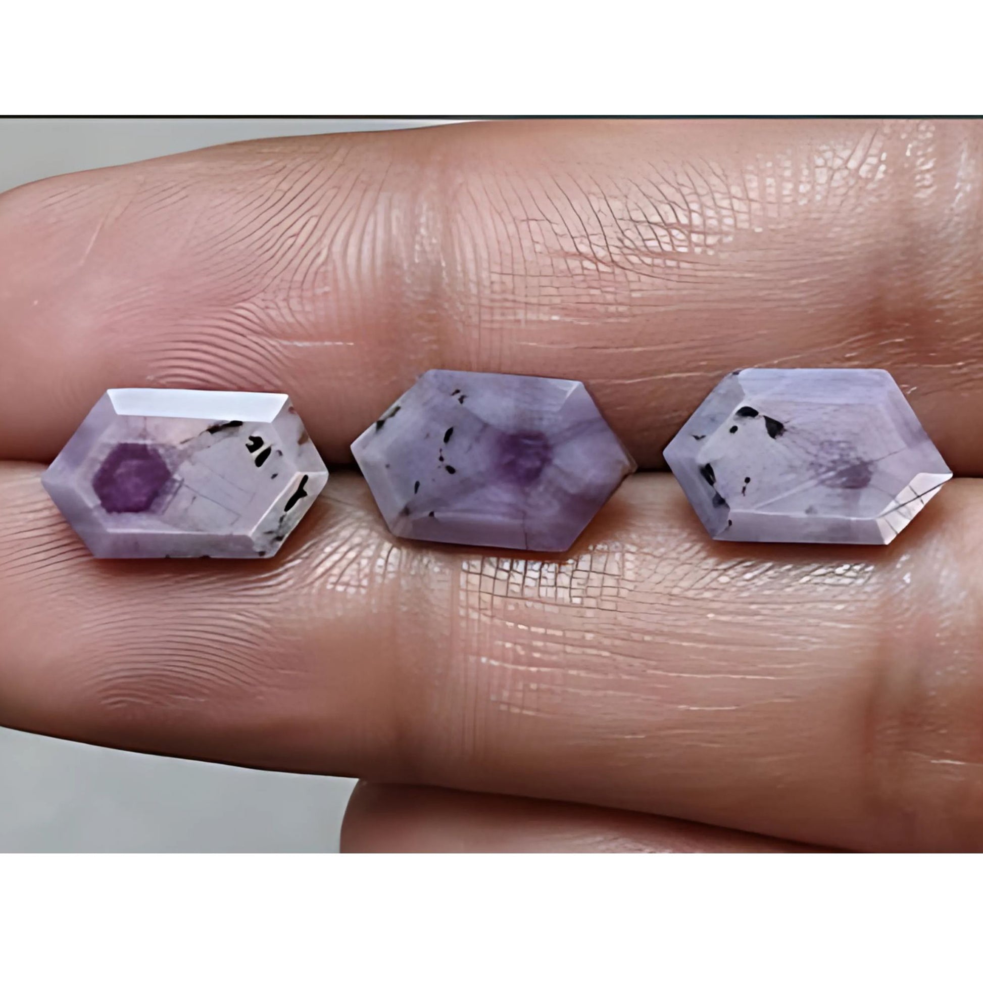 サファイア トラピッチェ 六角形 ファセットカット