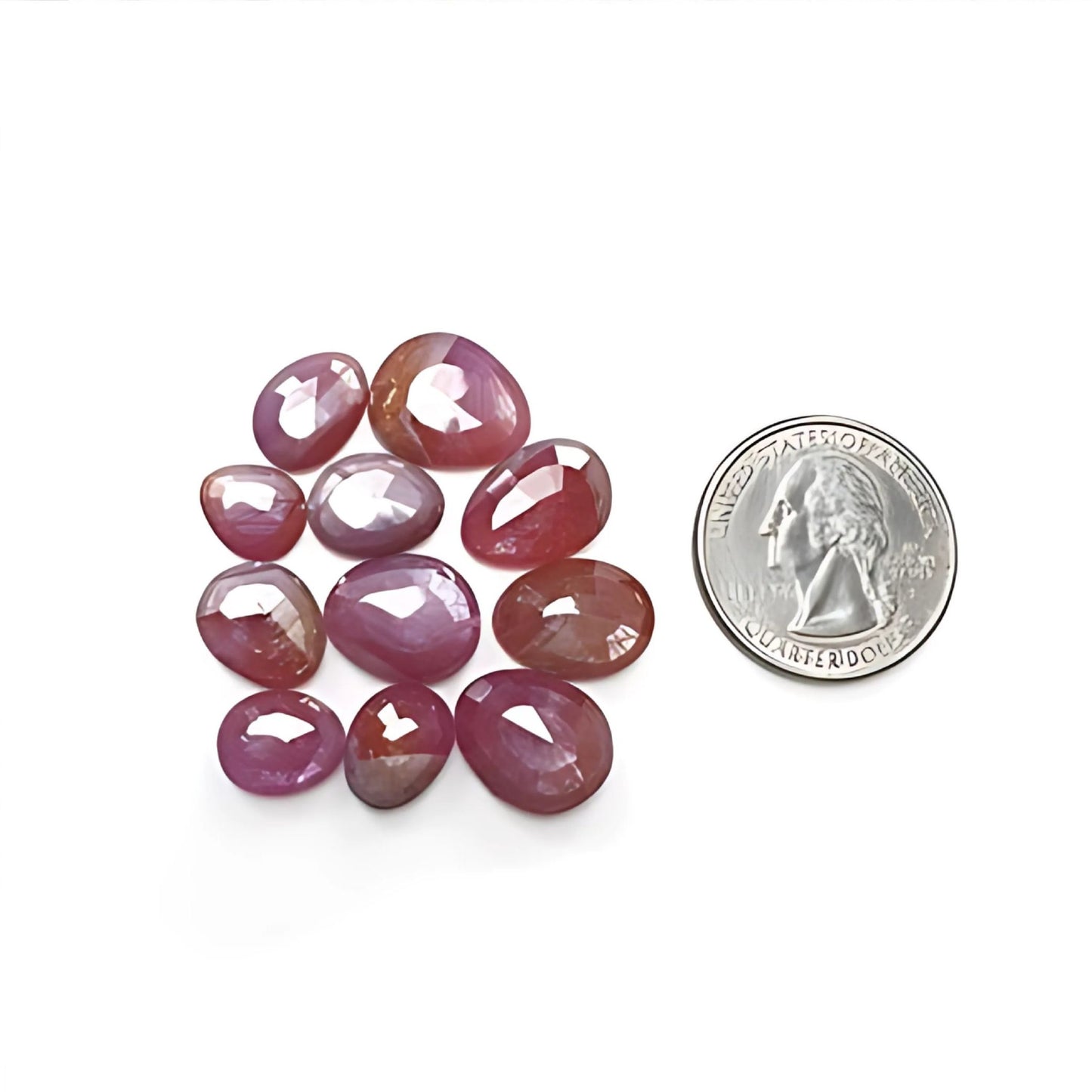 ياقوت وردي على شكل بيضة