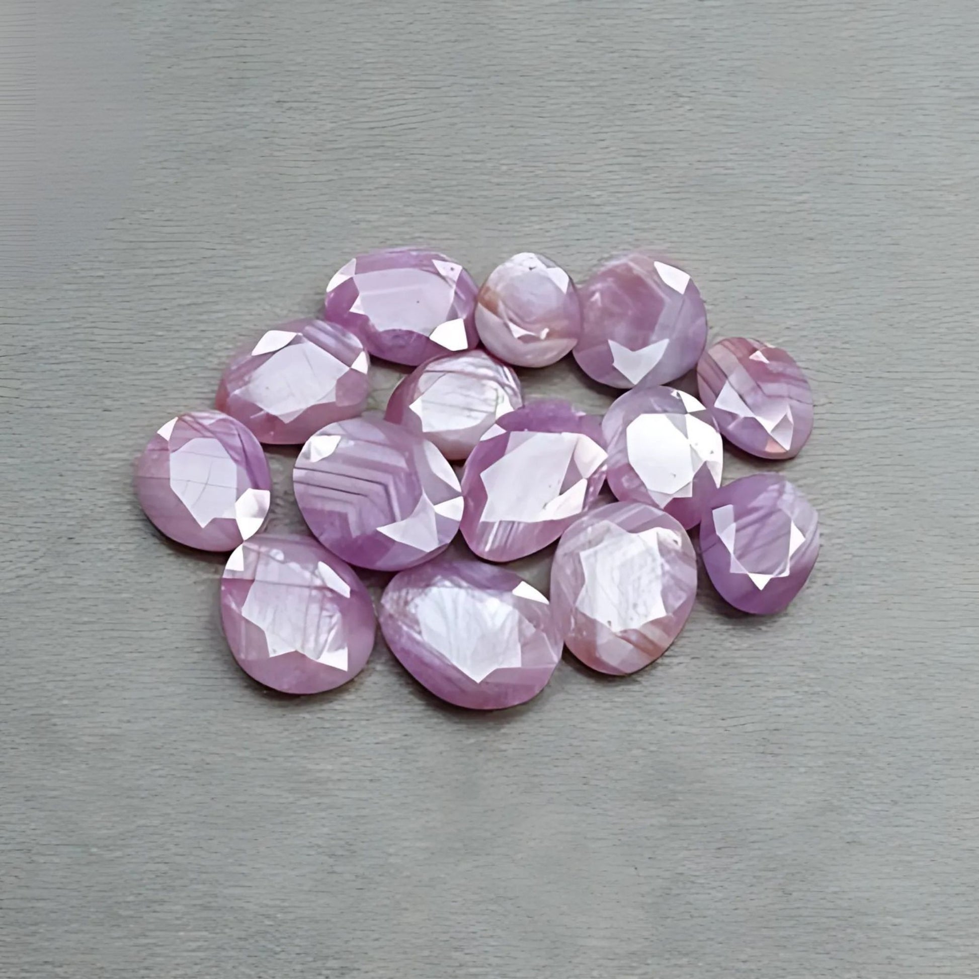 الياقوت الوردي التوتي