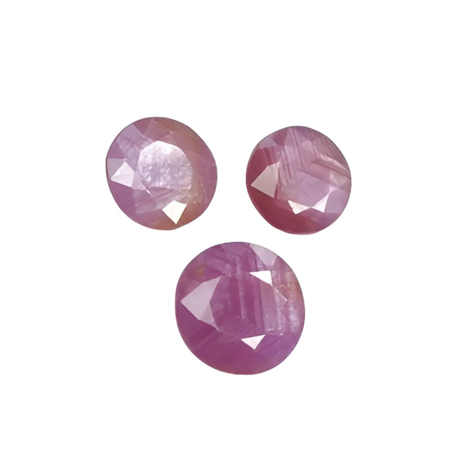 قطع الياقوت الوردي التوتي