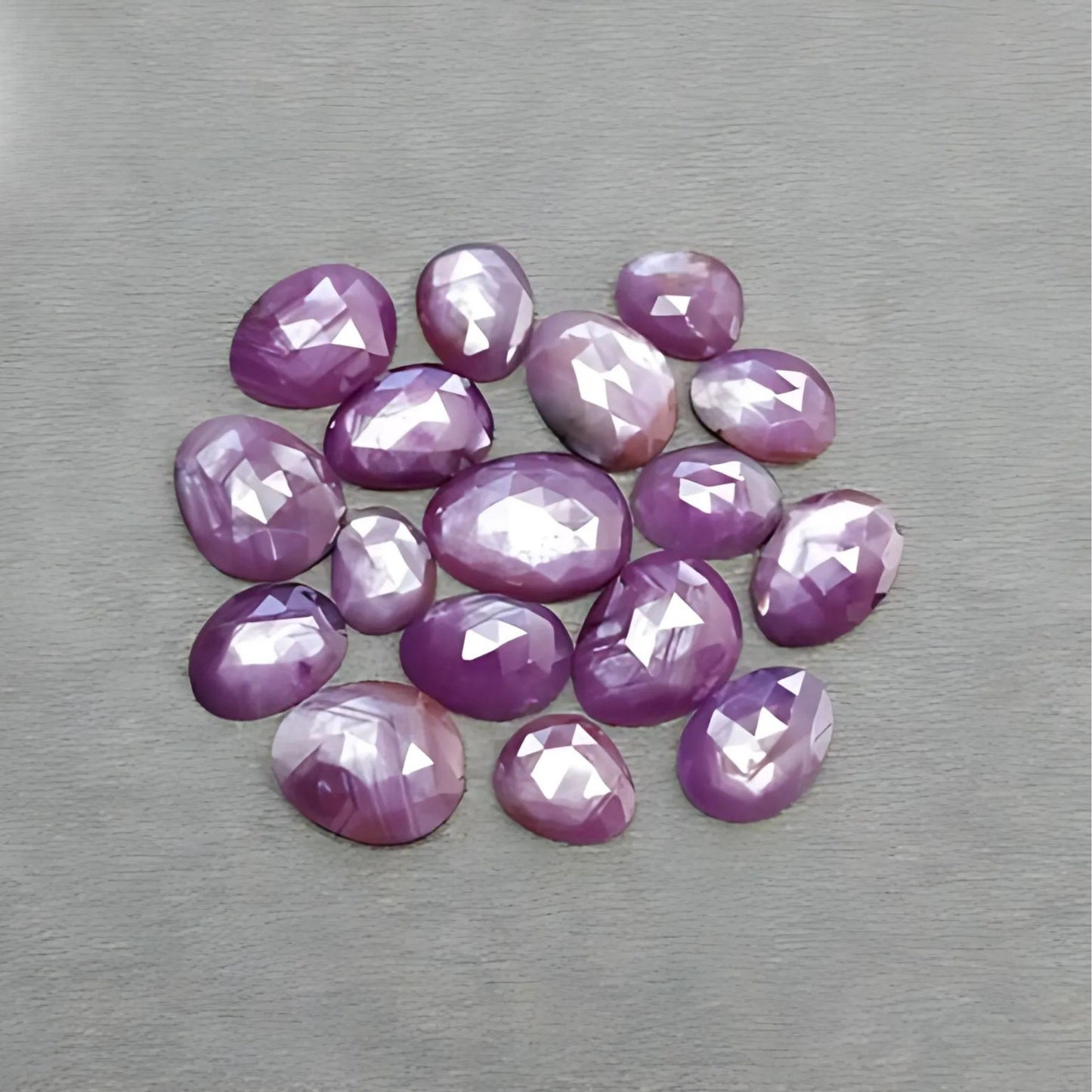 Piedra preciosa rubí frambuesa