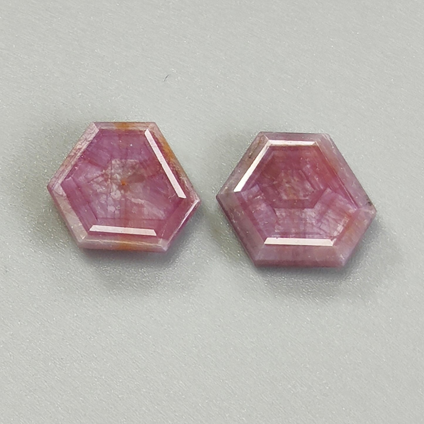 zaffiro rosa naturale