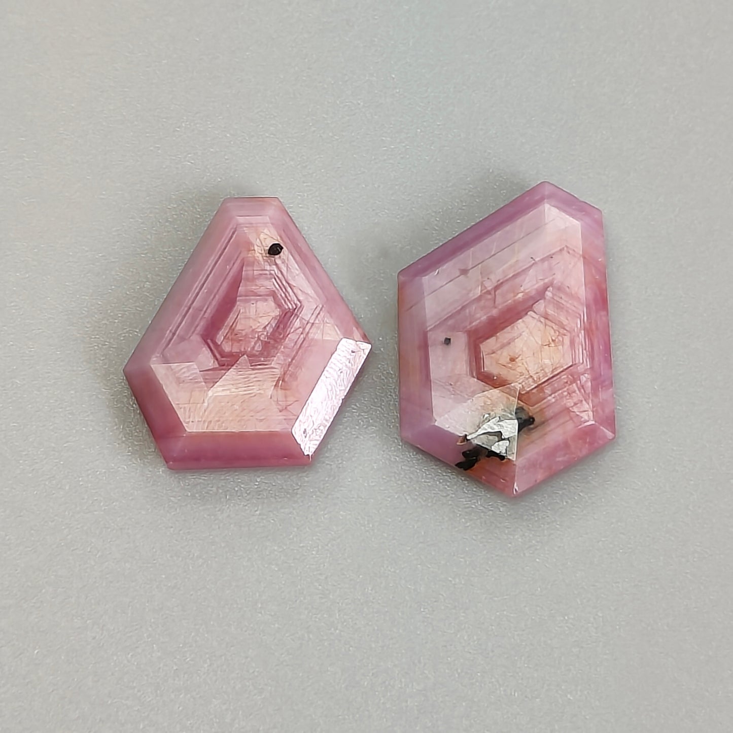 zaffiro rosa naturale