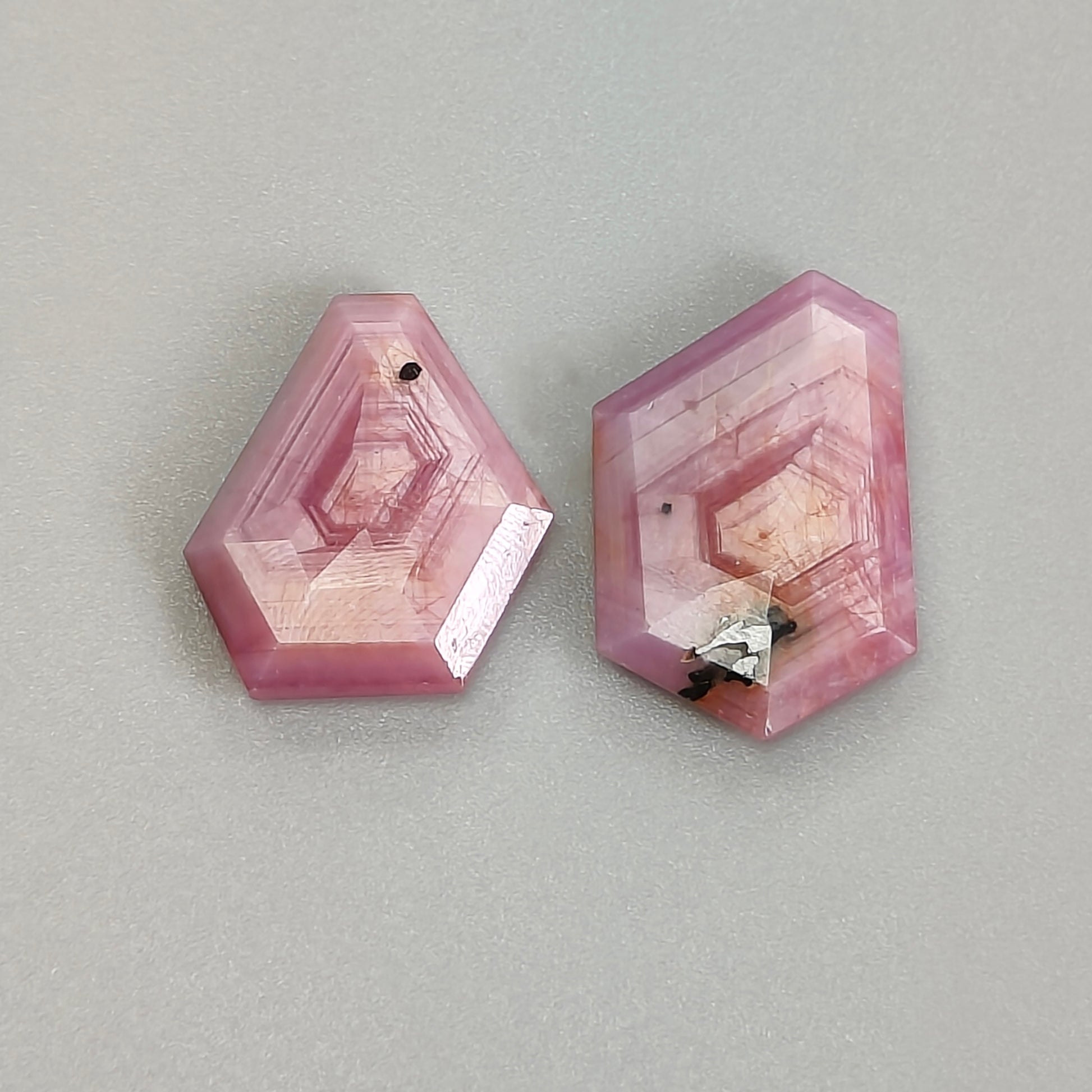 zaffiro rosa naturale