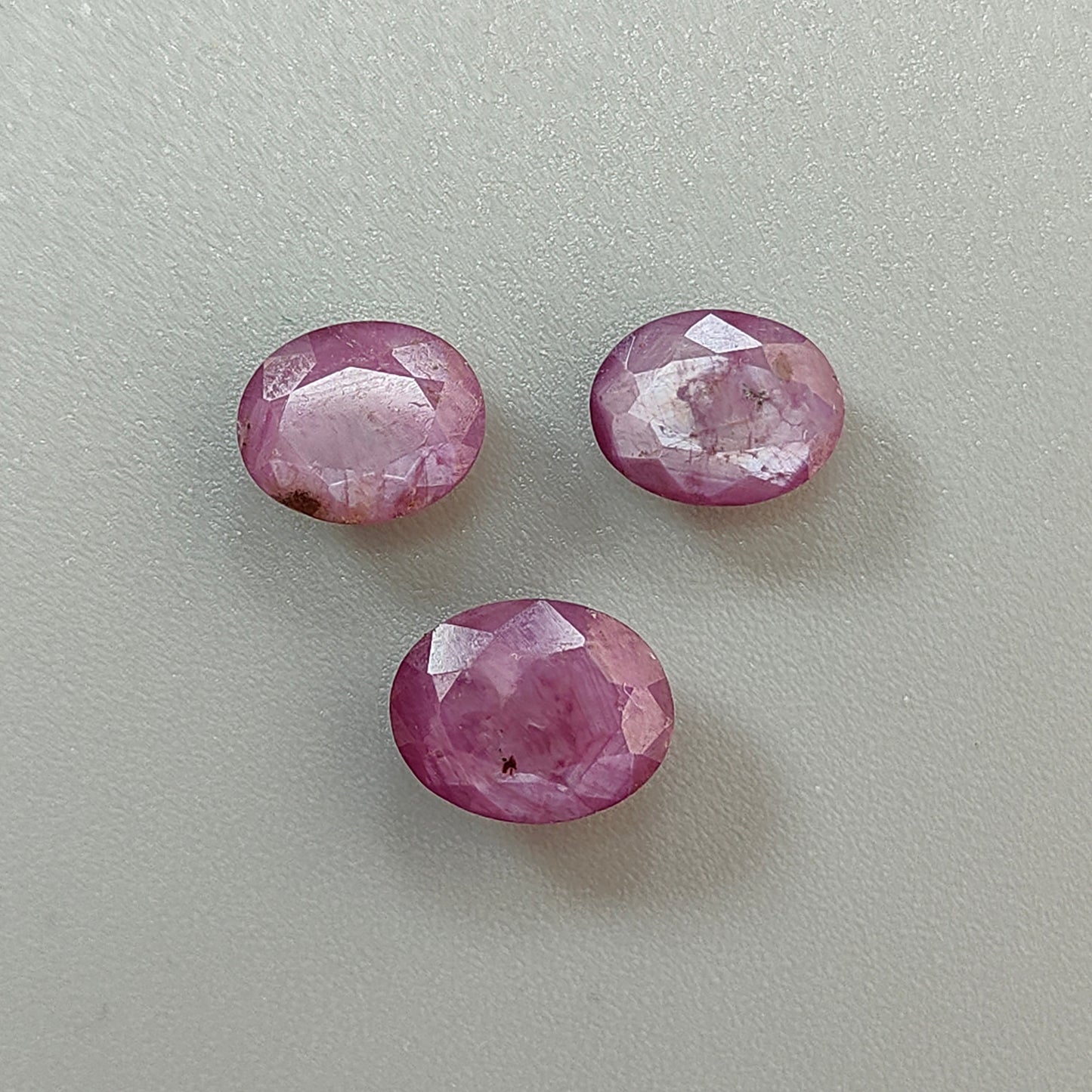 天然粉红蓝宝石切割