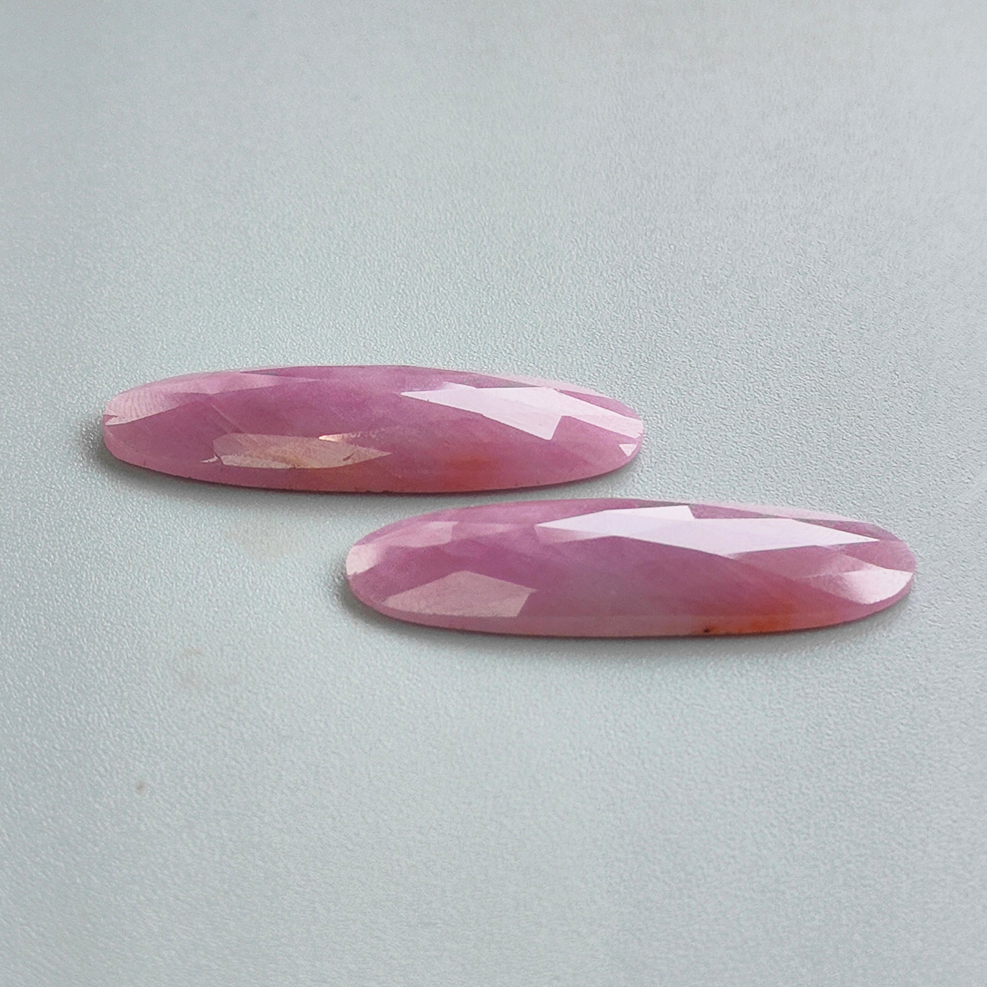 pietra preziosa di zaffiro rosa