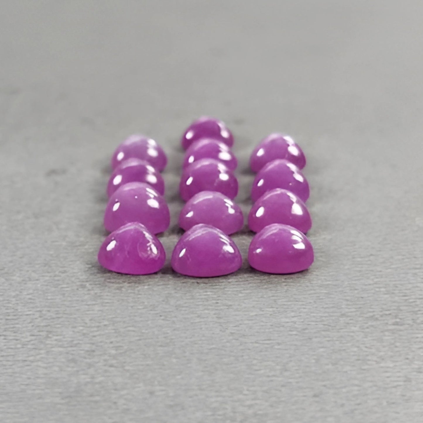 ピンクサファイア天然未処理カボション