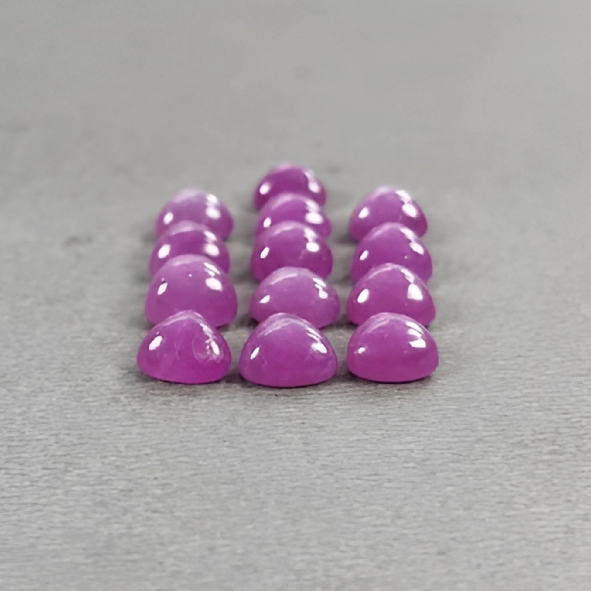 ピンクサファイア天然未処理カボション