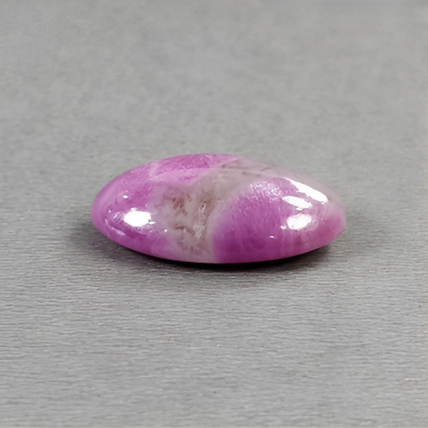 宝石用のルビー