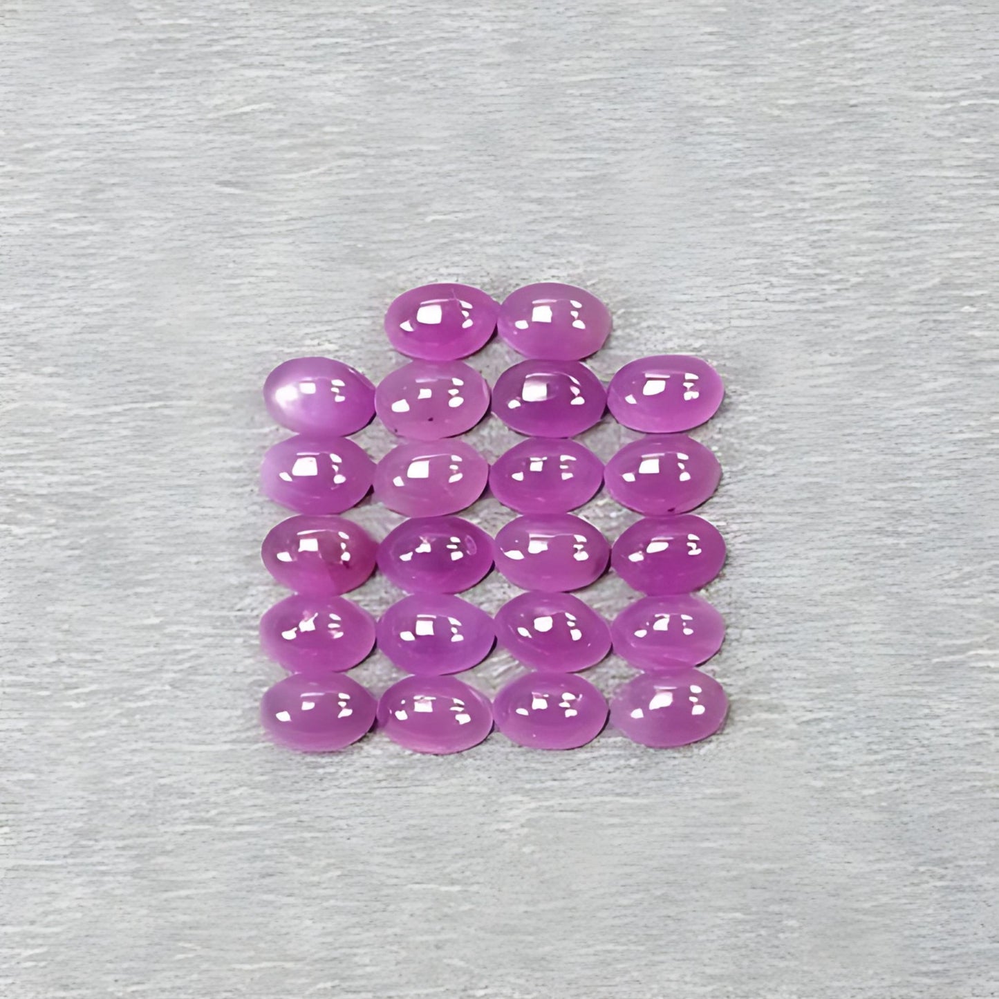 ピンクサファイアのオーバルカボション