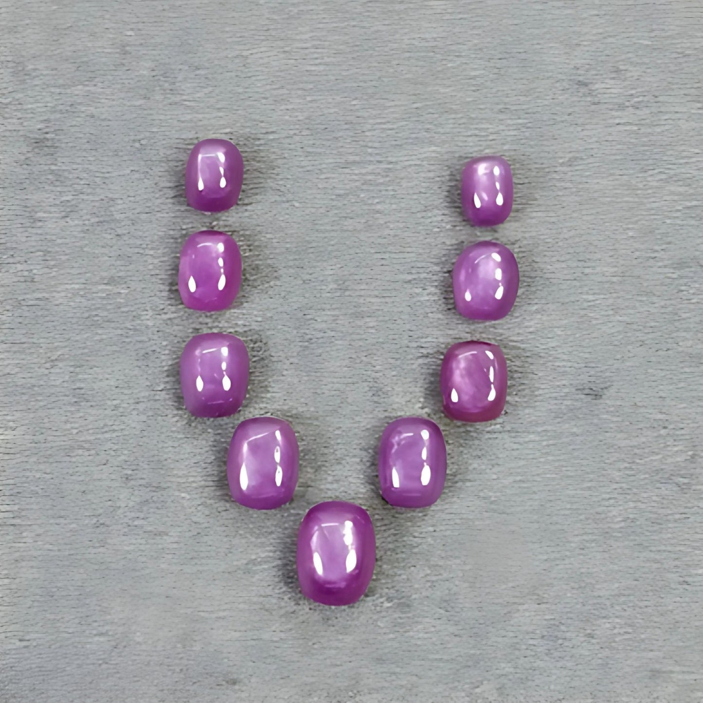 ピンクサファイアのクッションシェイプカボション