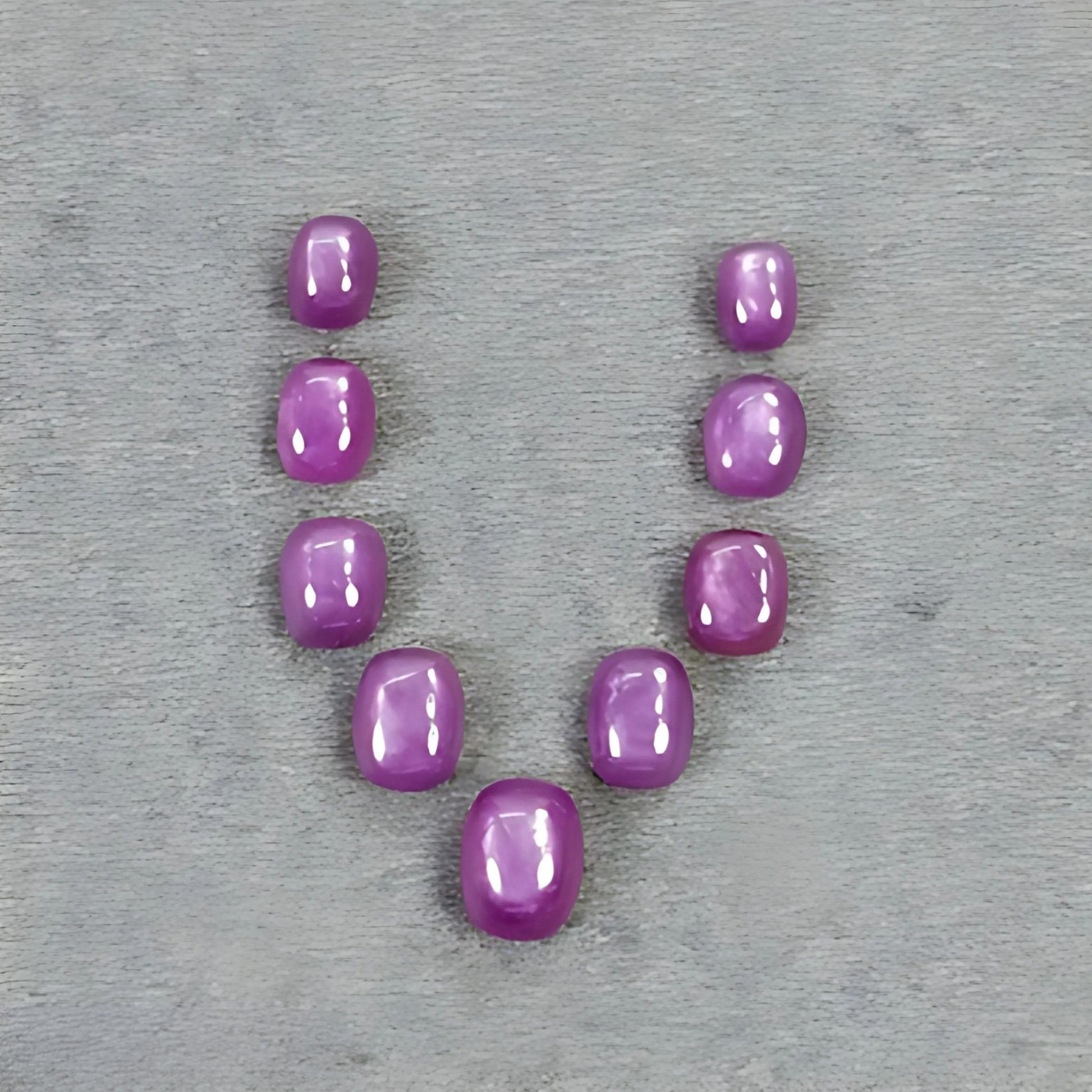 ピンクサファイアのクッションシェイプカボション