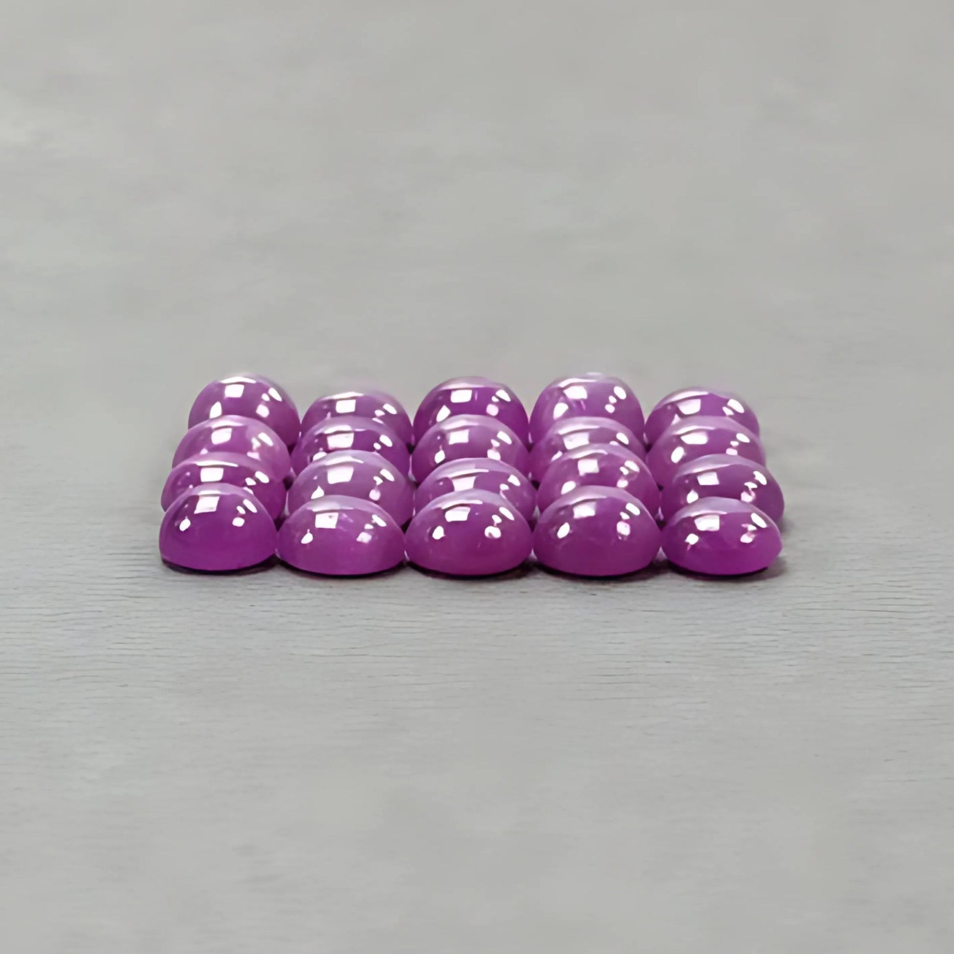 rosa Saphir, runder Cabochon