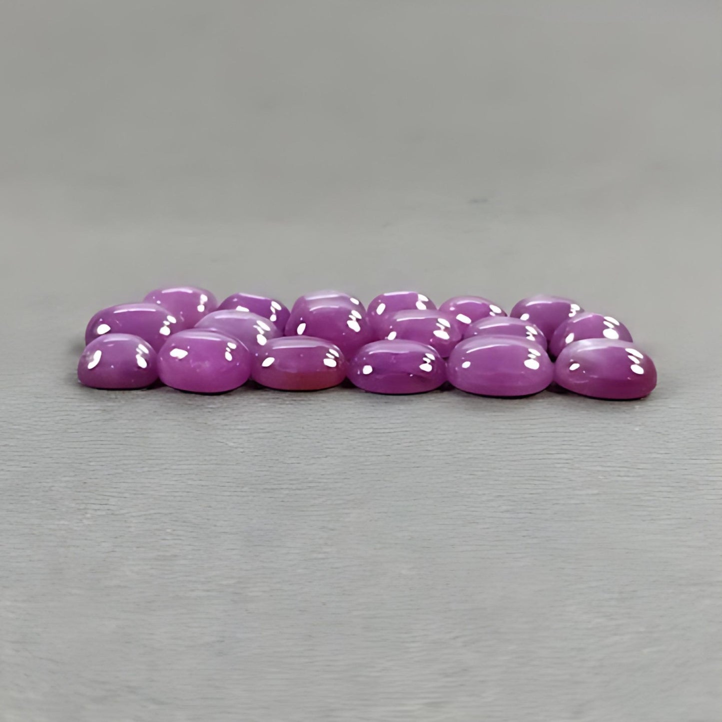 كابوشون الياقوت الوردي