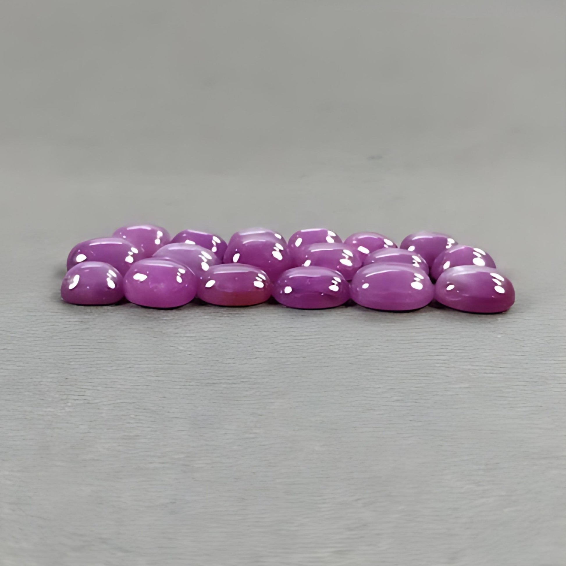 كابوشون الياقوت الوردي