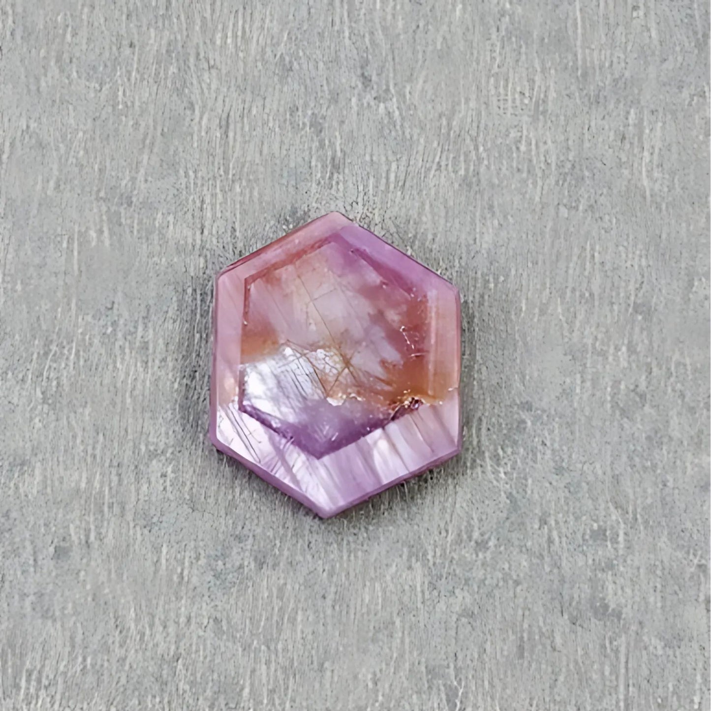 天然の未処理ピンクサファイア宝石