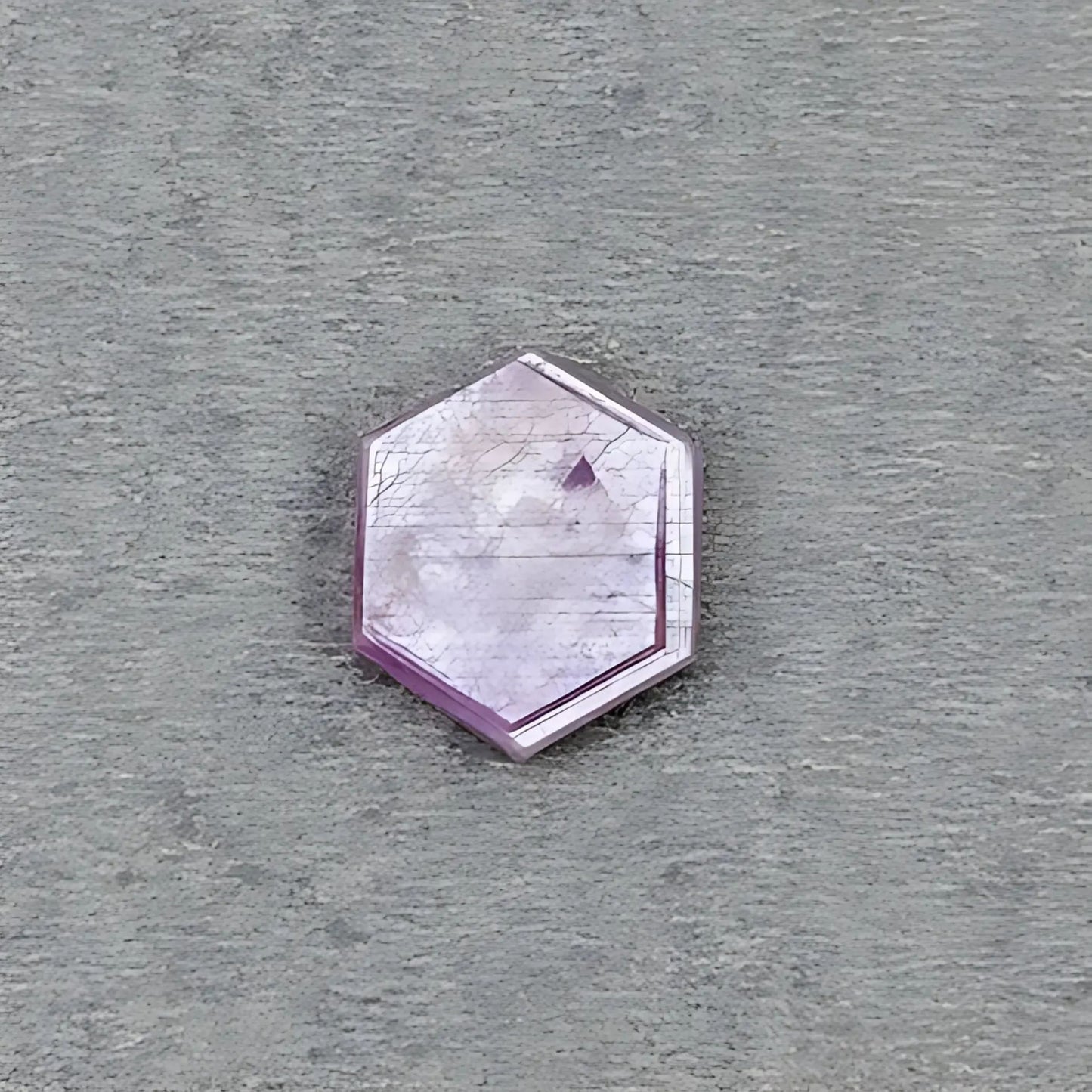 ローズマリーピンクサファイア六角形の平らなスライス