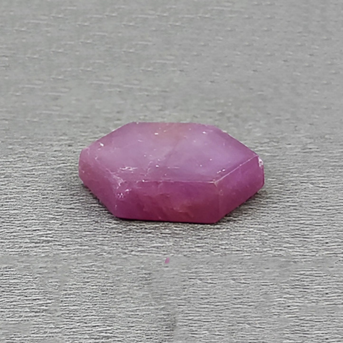 Piedra preciosa de rubí romero natural sin tratar