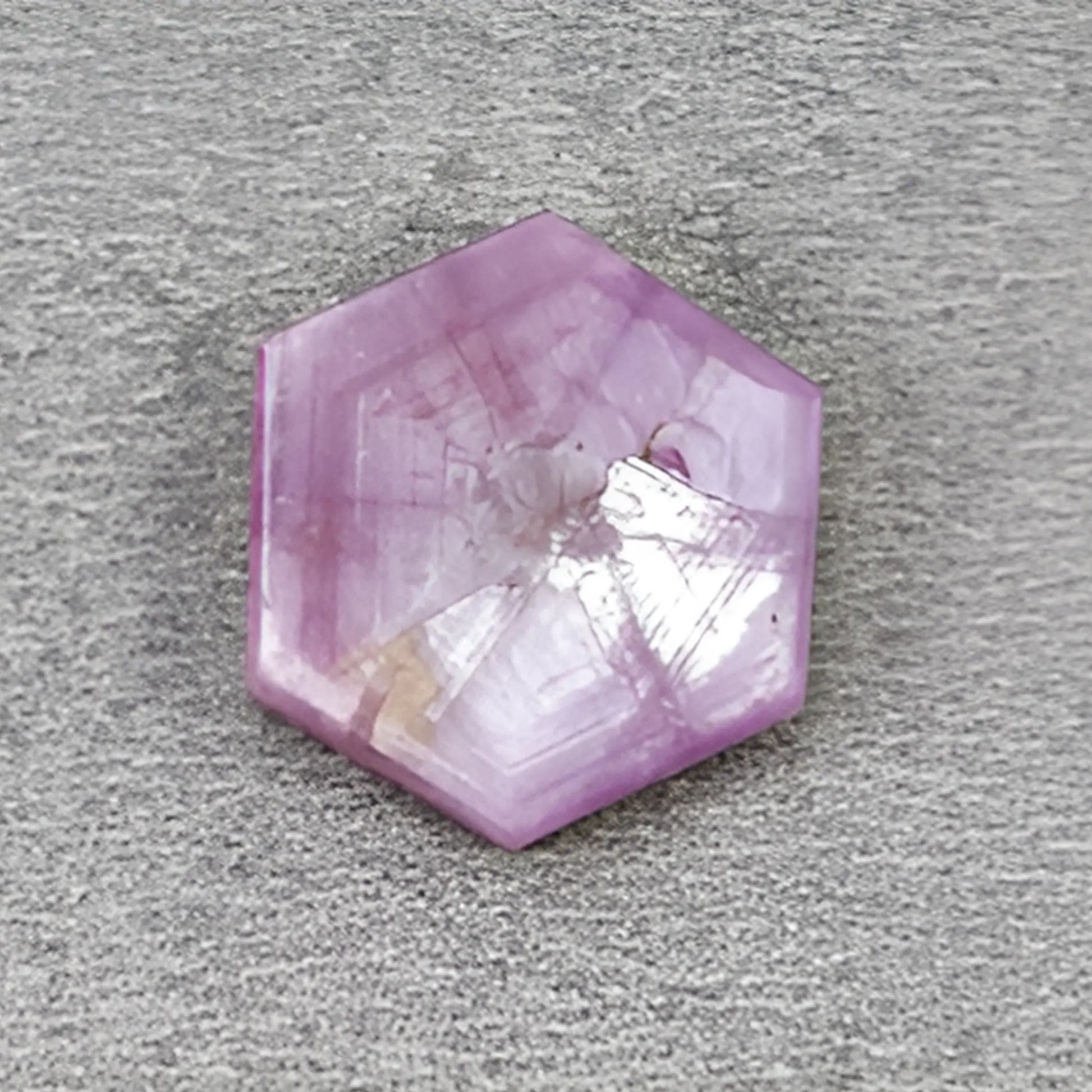 ローズマリールビーの平らなスライスの宝石