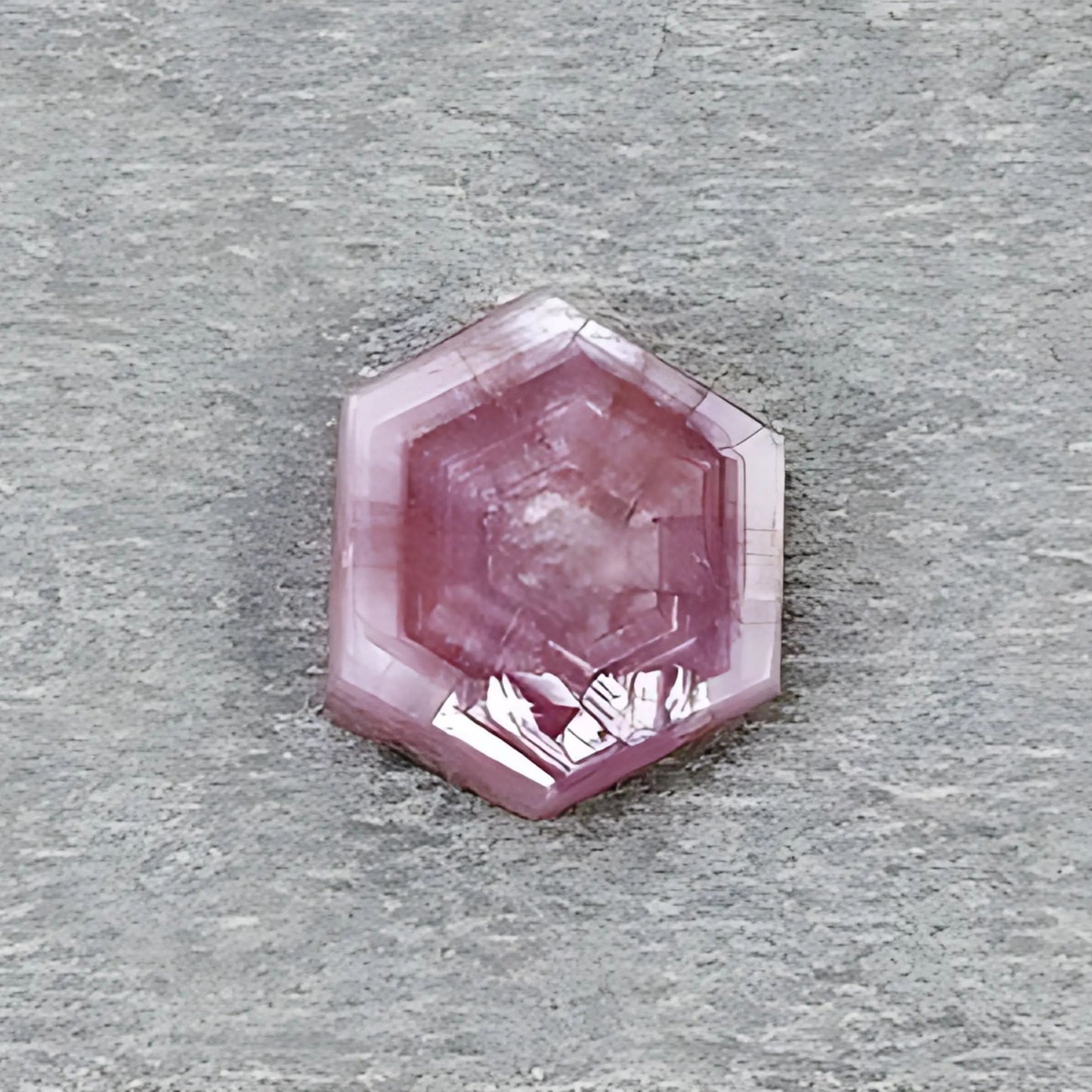 迷迭香粉蓝宝石六边形扁平片