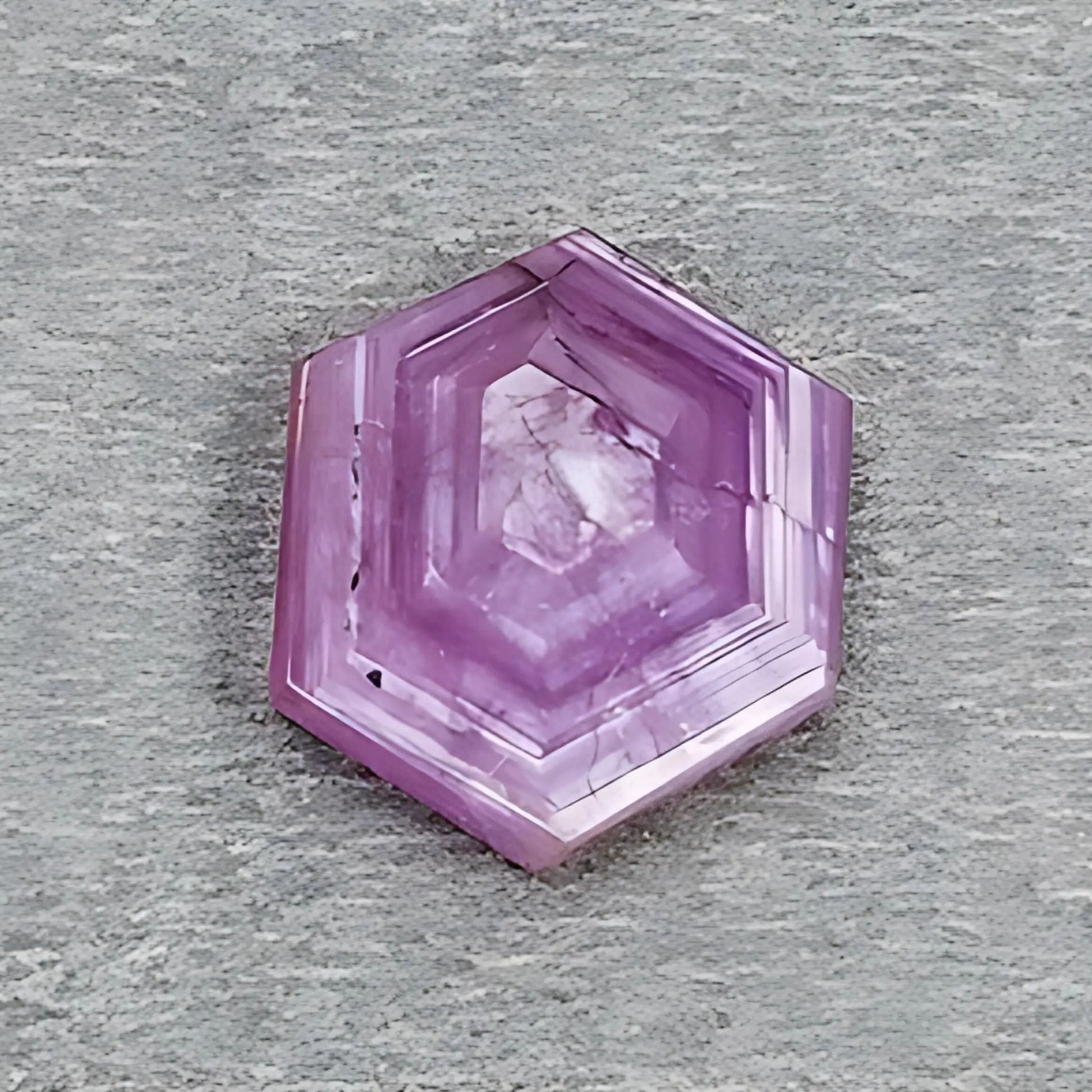 迷迭香粉蓝宝石六边形扁平片