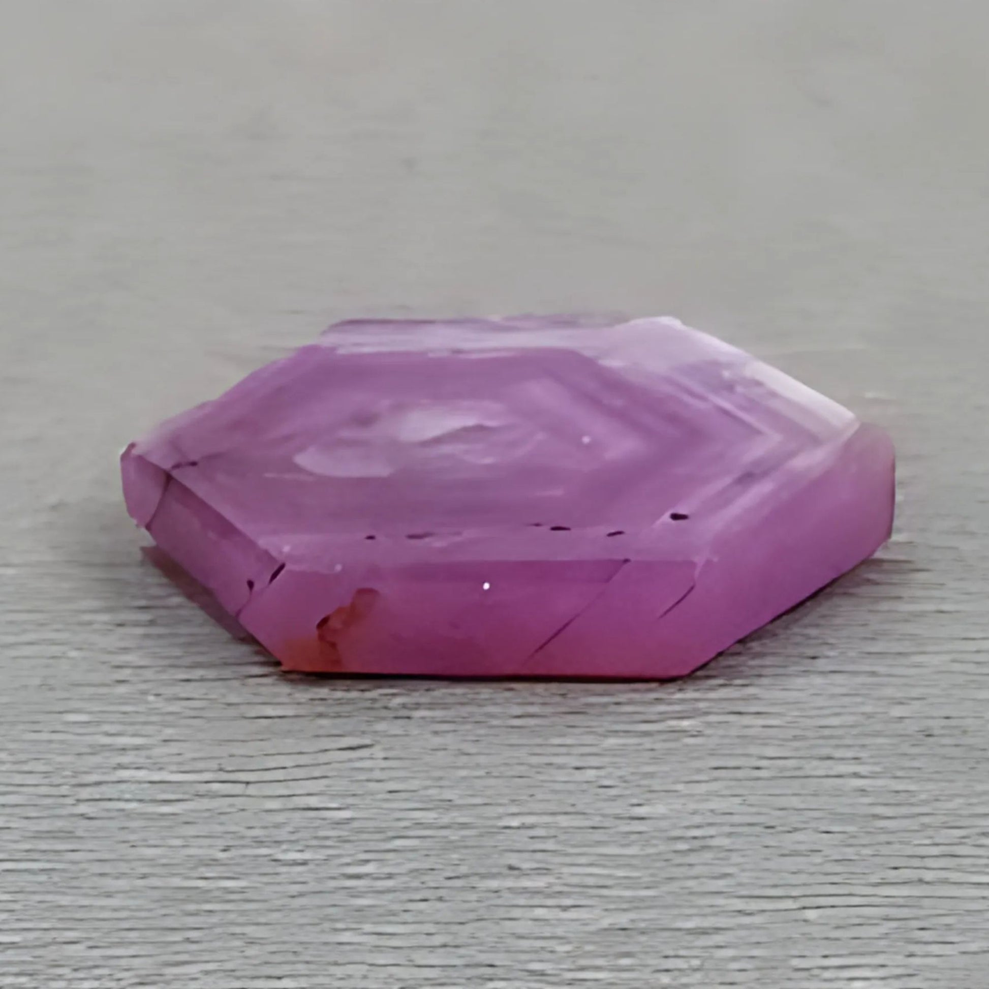 天然の未処理ピンクサファイア宝石