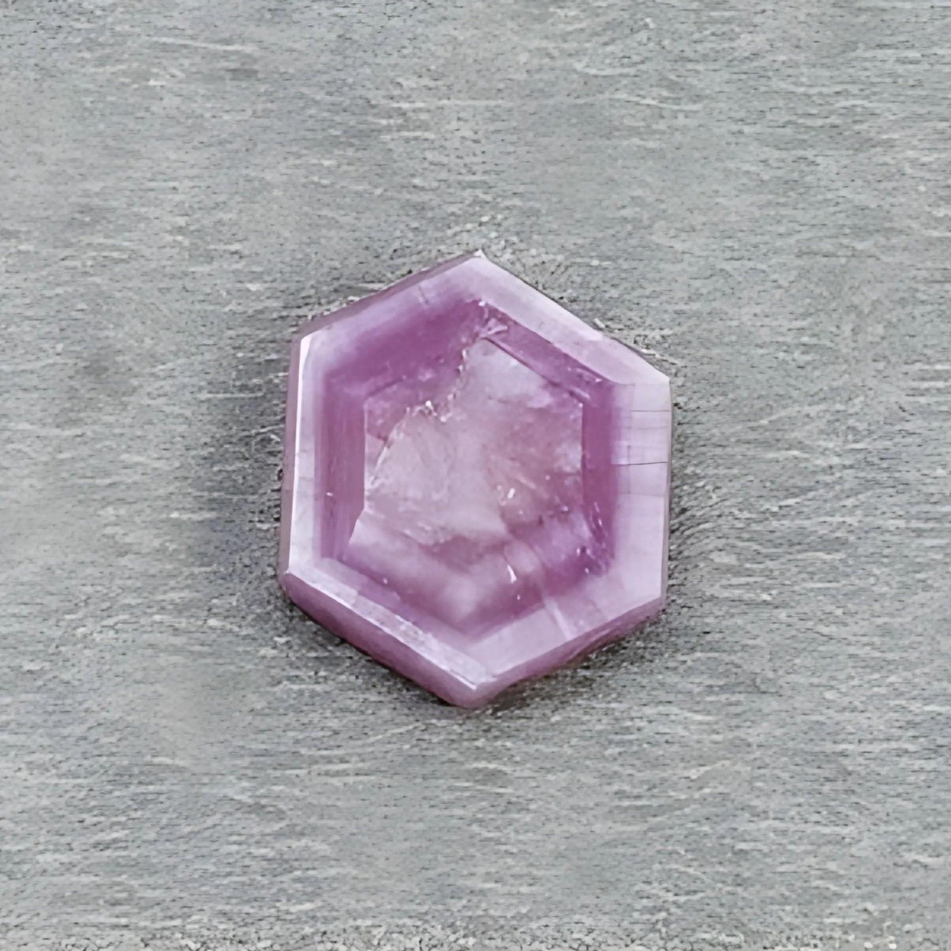 迷迭香粉蓝宝石六边形扁平片