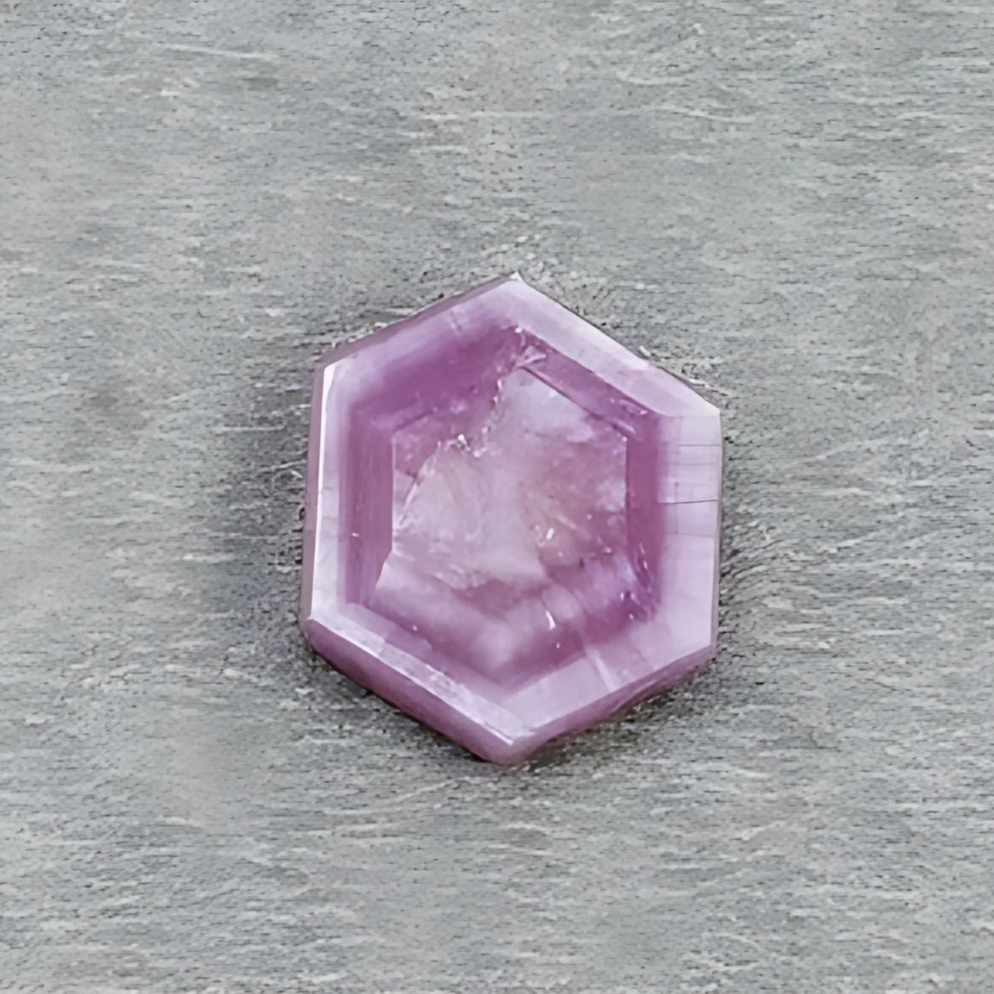 ローズマリーピンクサファイア六角形スライス